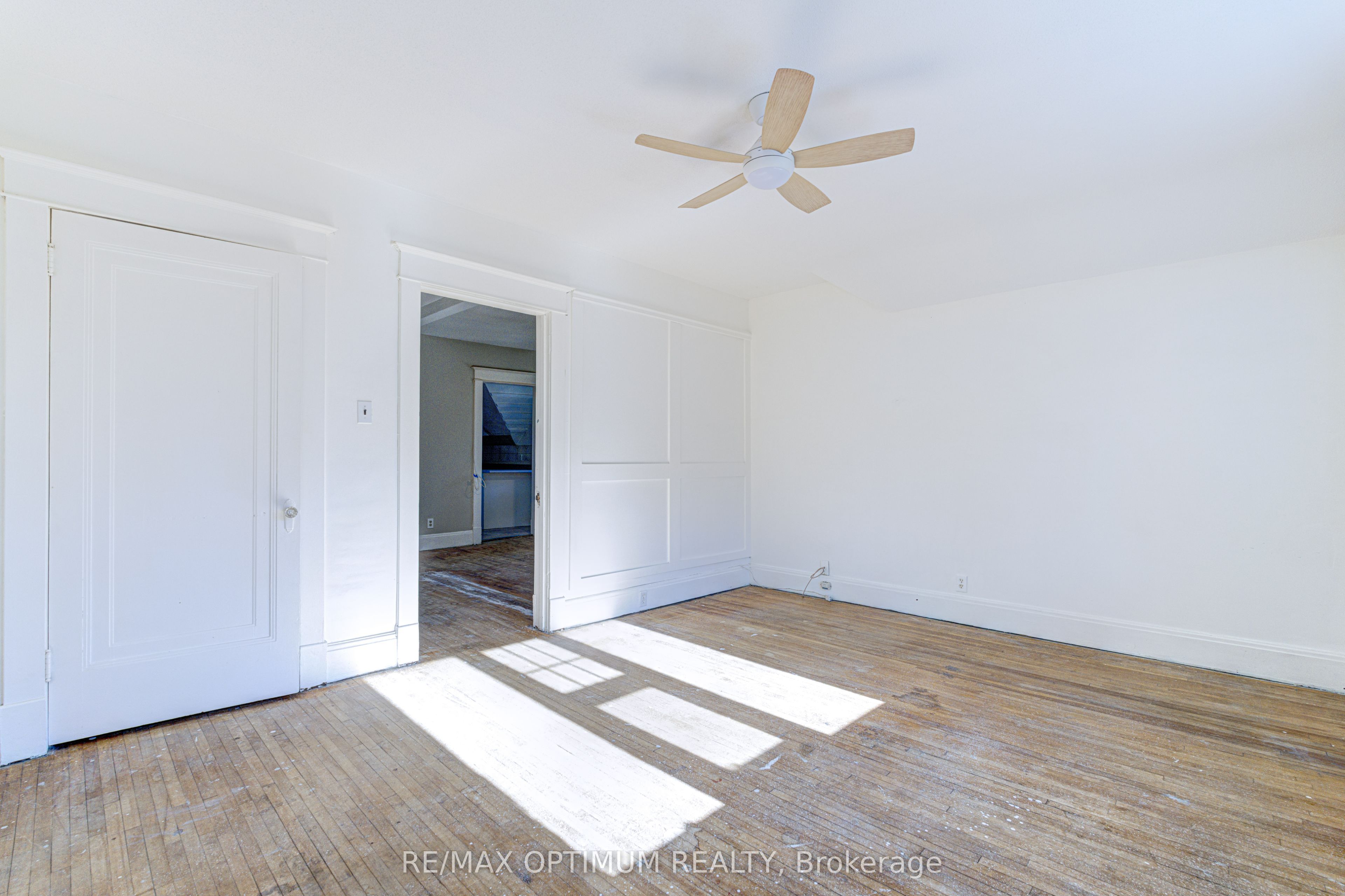 916 Queenston Road Property Photo 30