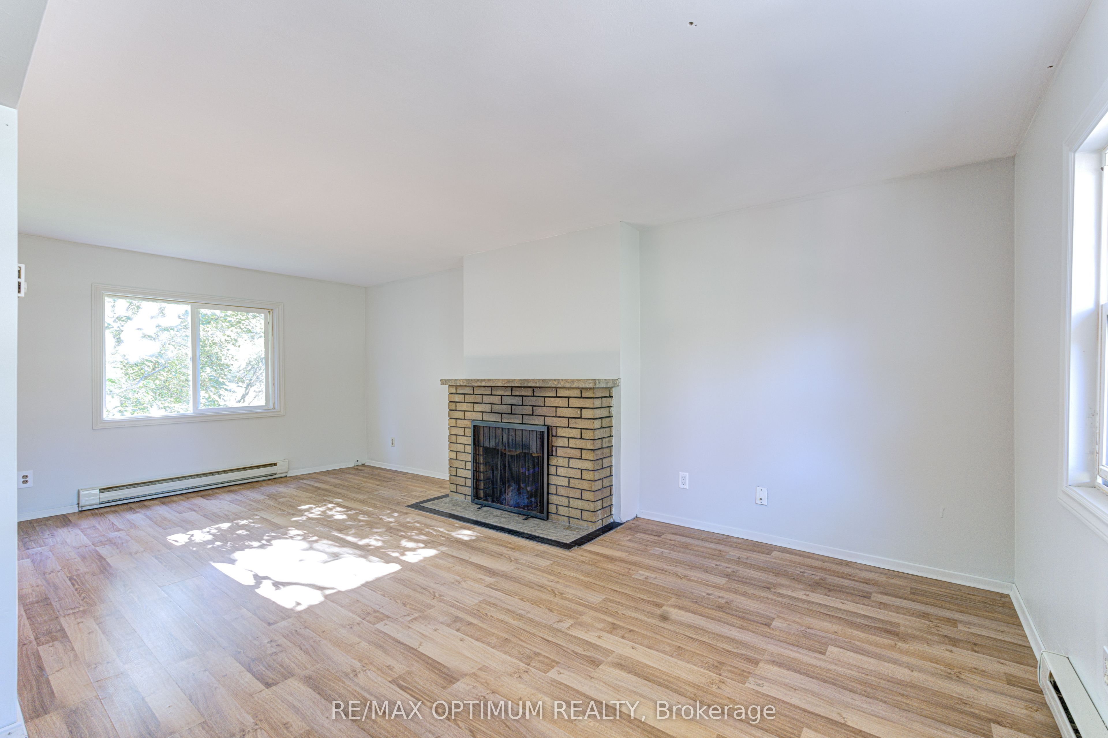 916 Queenston Road Property Photo 31