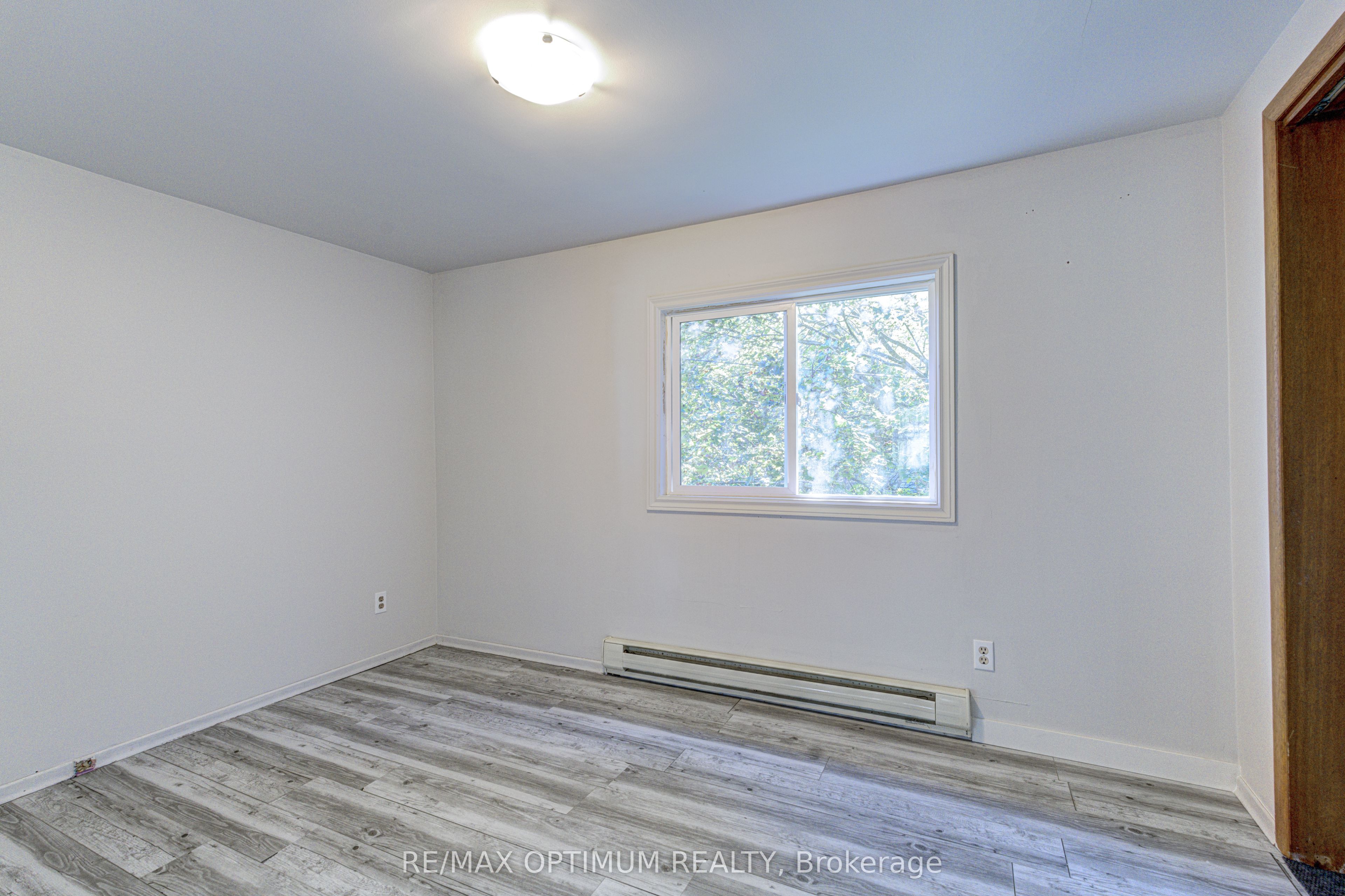 916 Queenston Road Property Photo 35