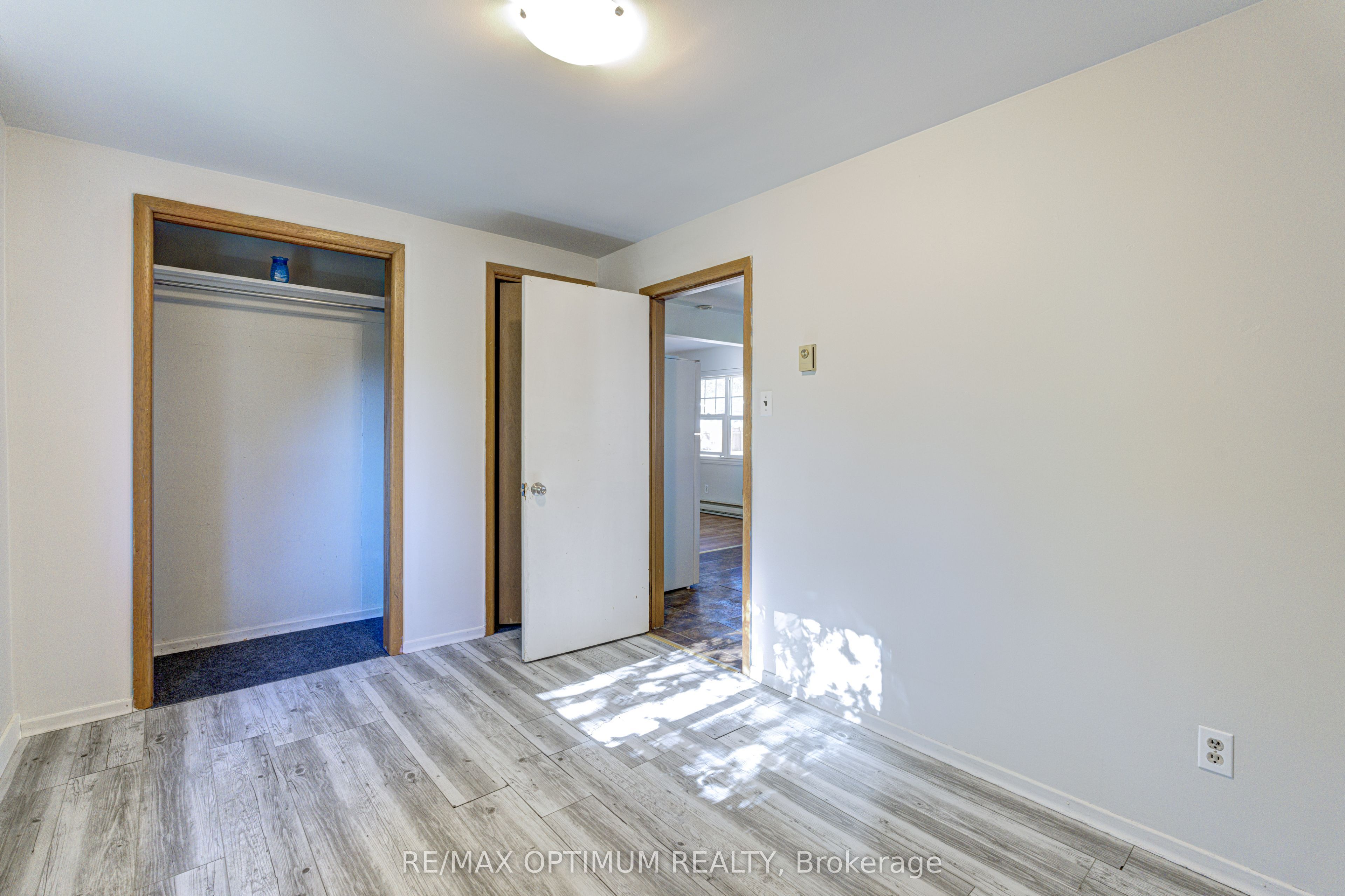 916 Queenston Road Property Photo 36