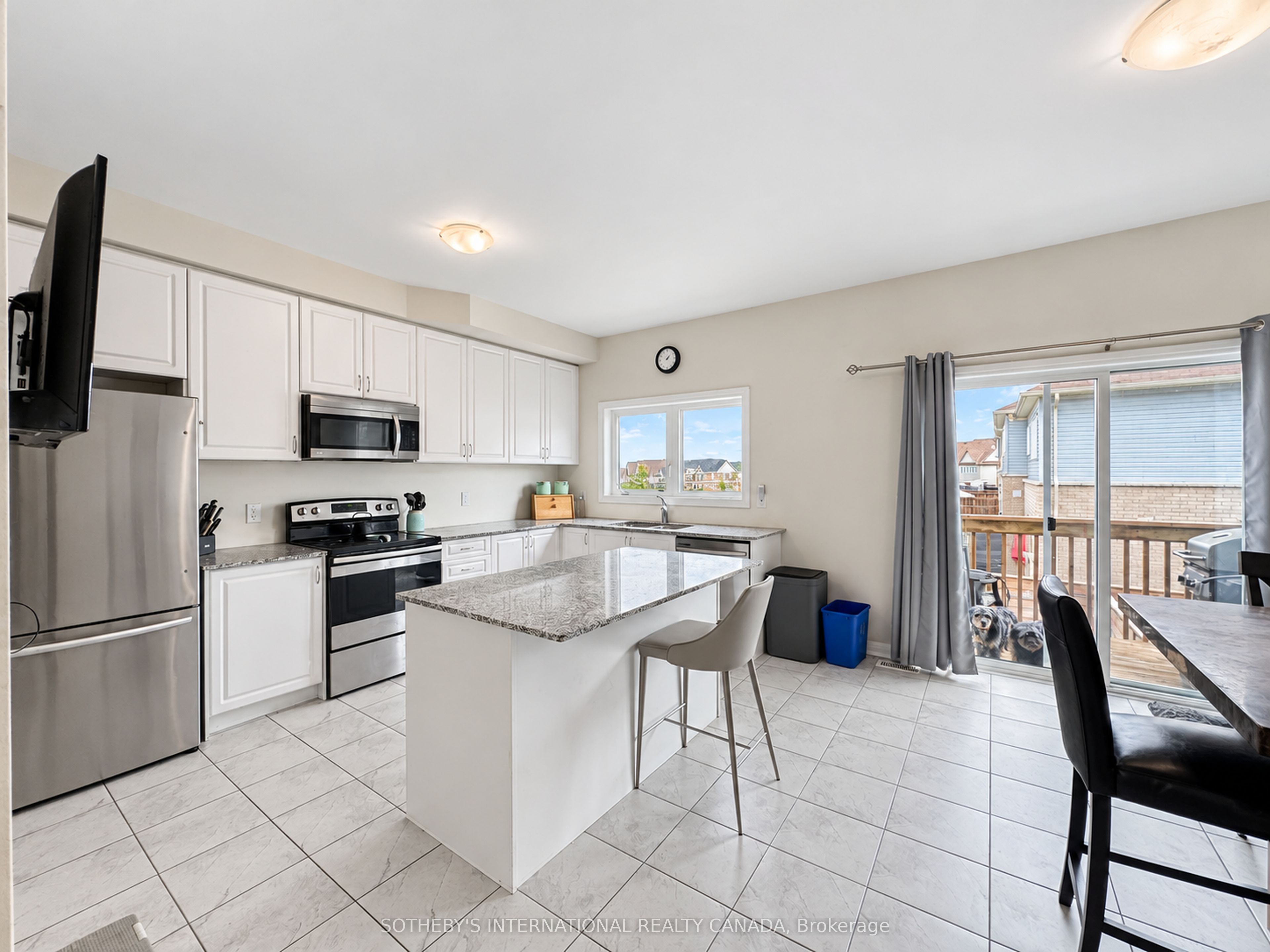 4018 Fracchioni Drive Property Photo 8