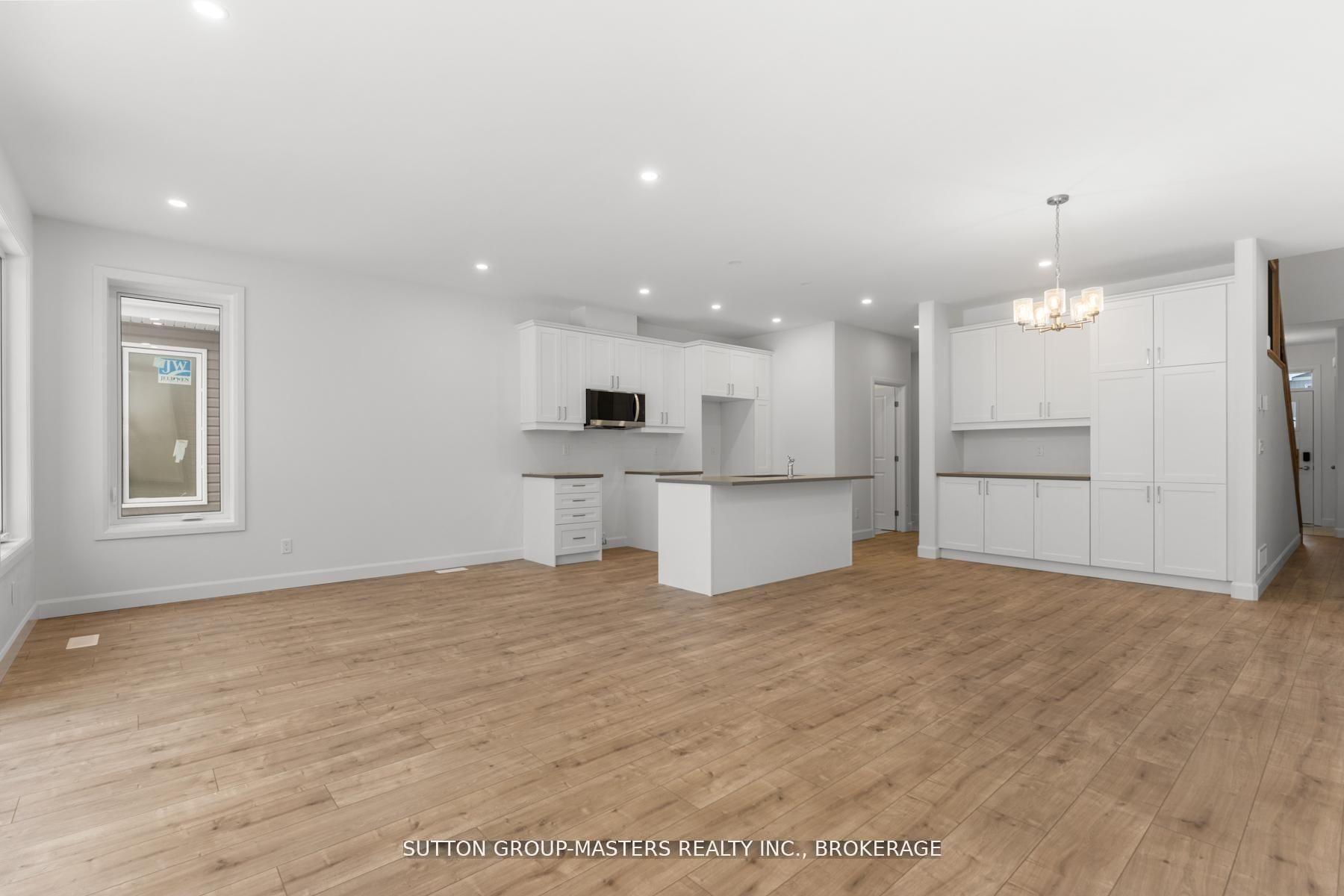 216 Superior Drive Property Photo 8