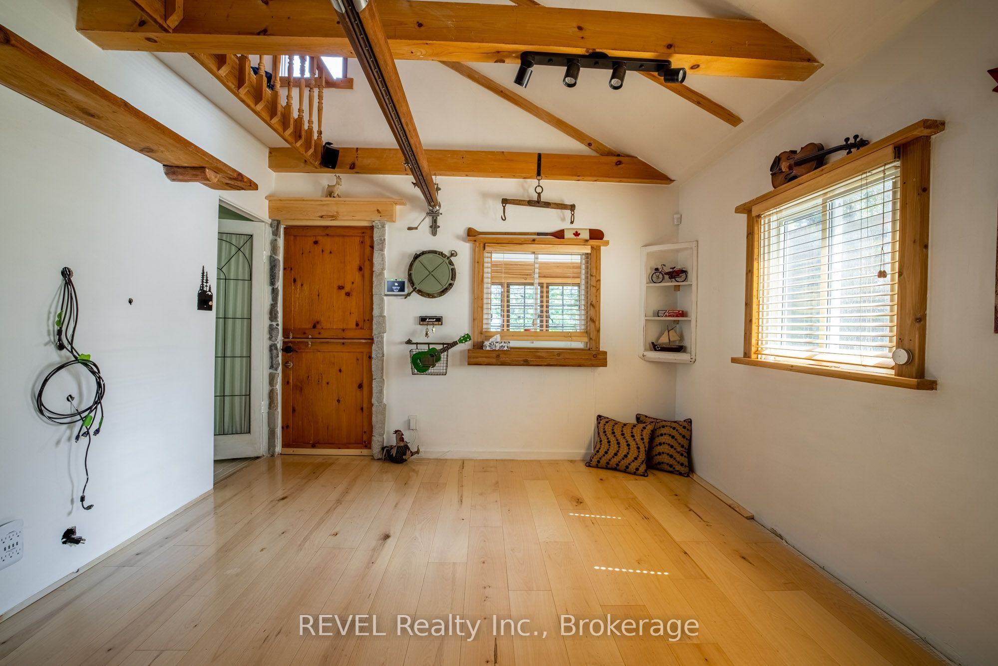 3816 Crystal Beach Drive Property Photo 6