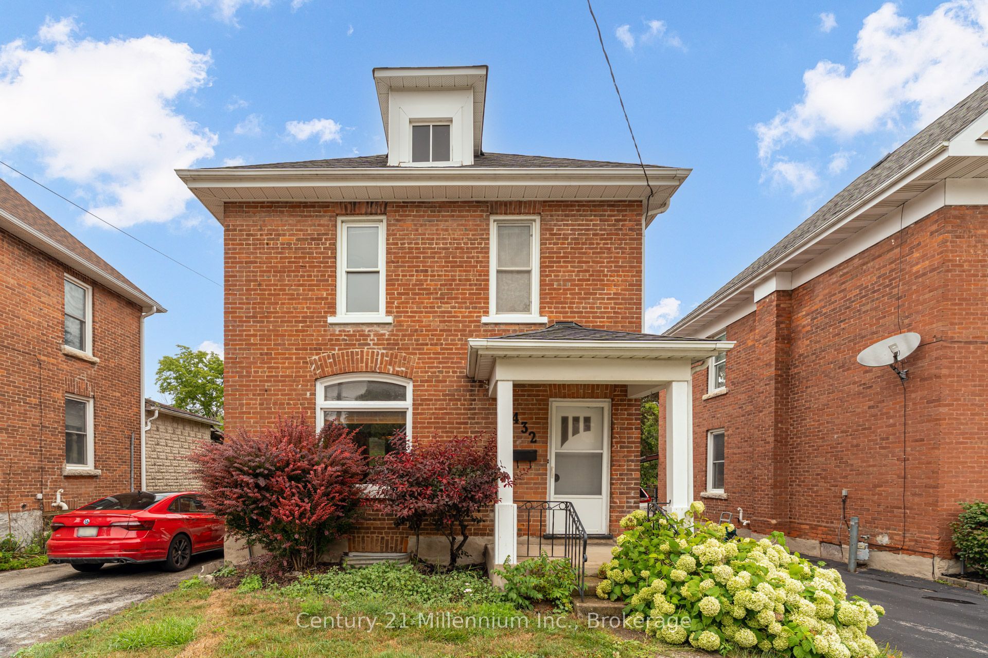 432 14th Street W Property Photo 6