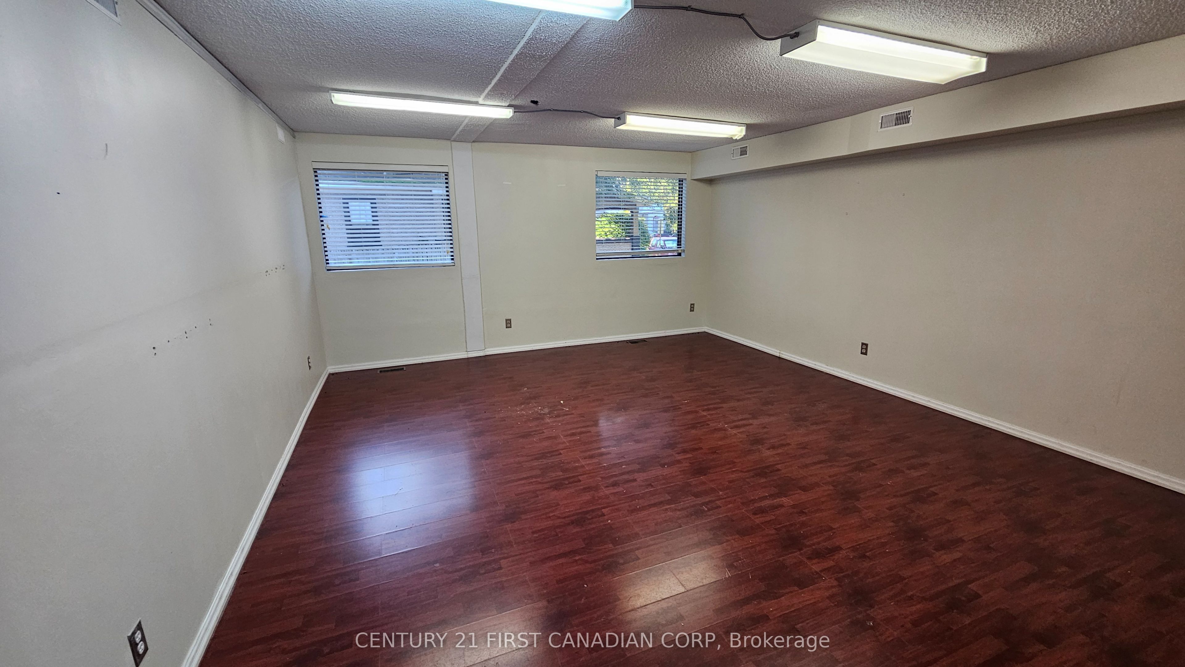 89 Wharncliffe Road N Upper Property Photo 8