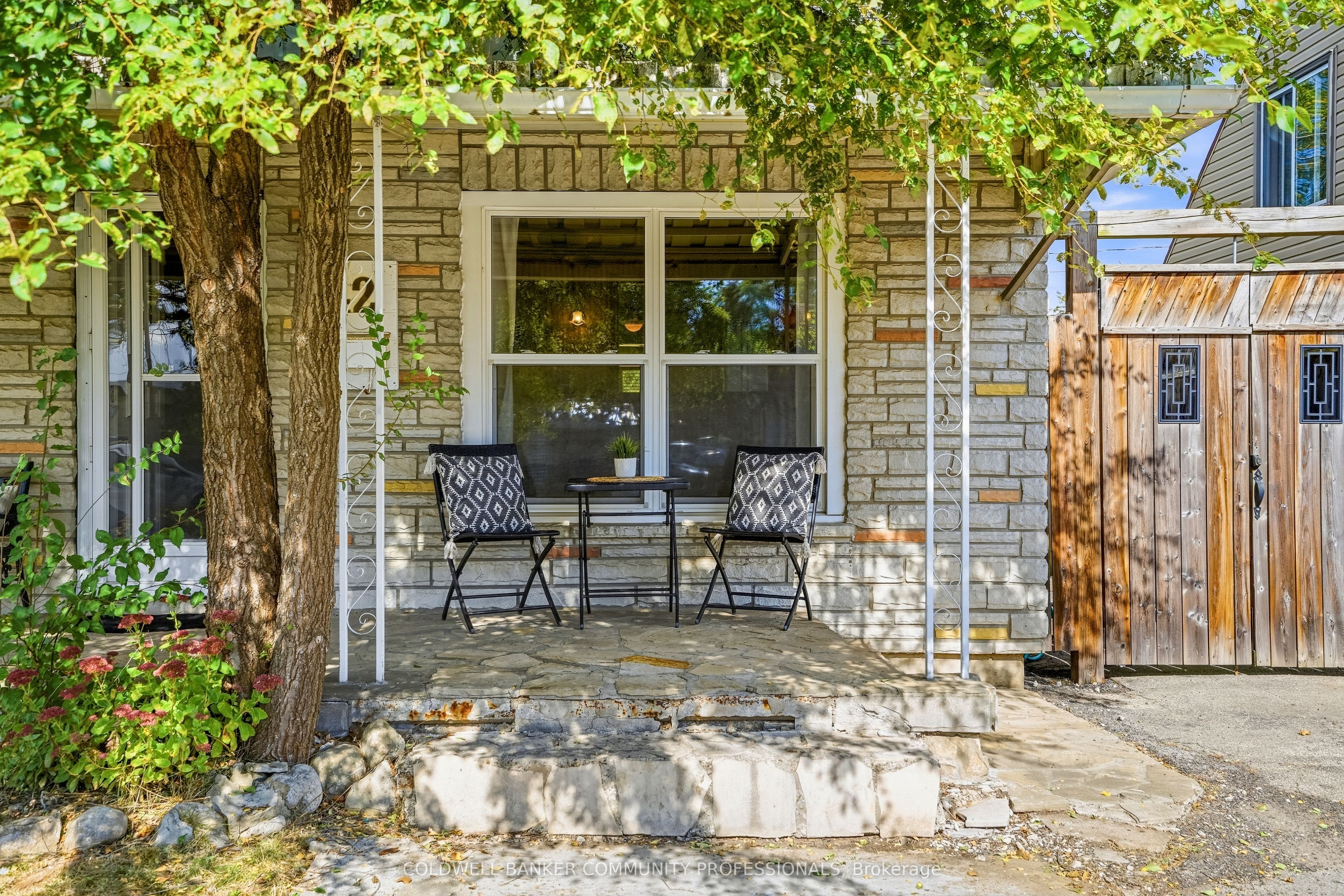 42 Sanderson Street Property Photo 6