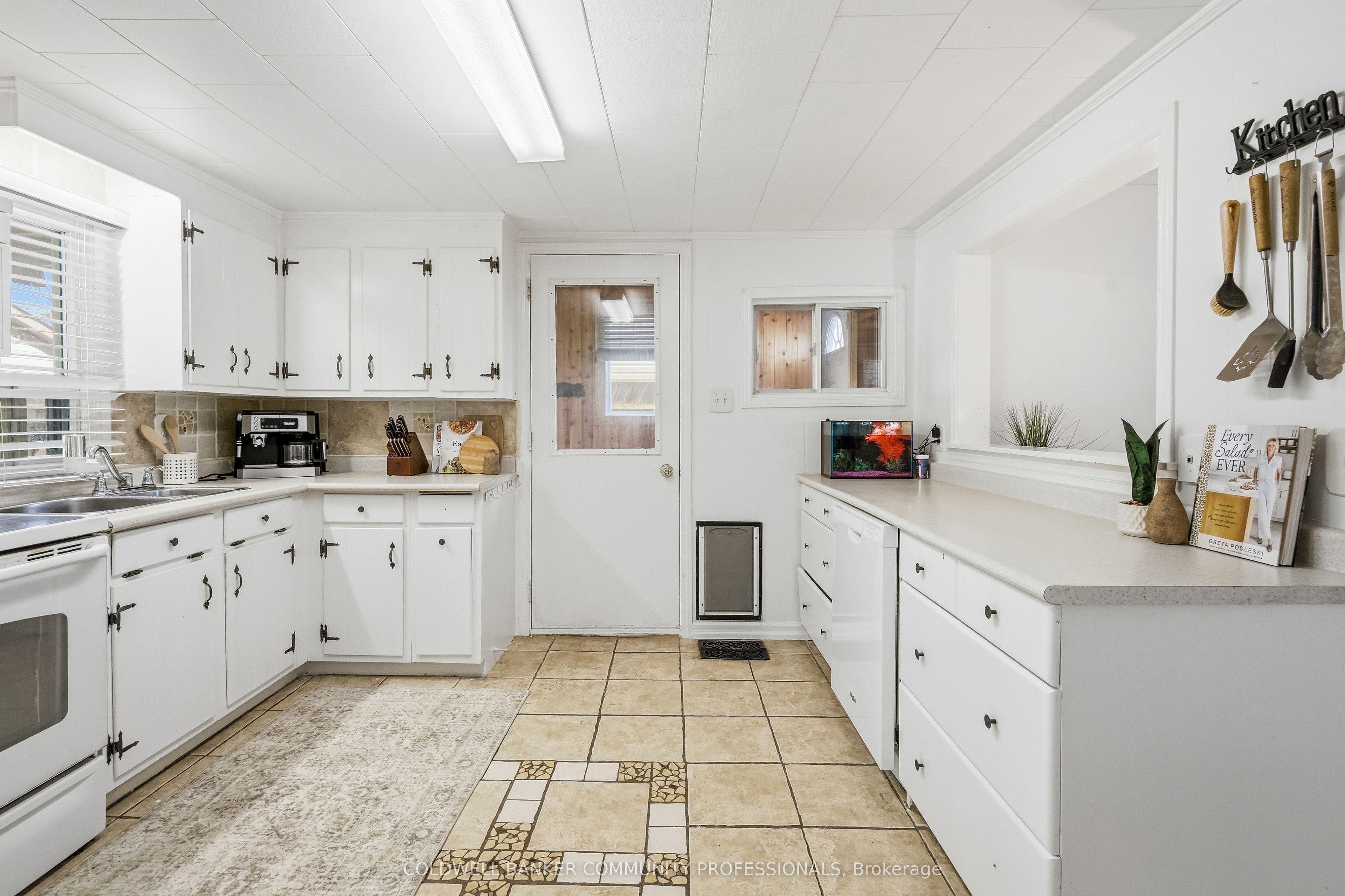 42 Sanderson Street Property Photo 19