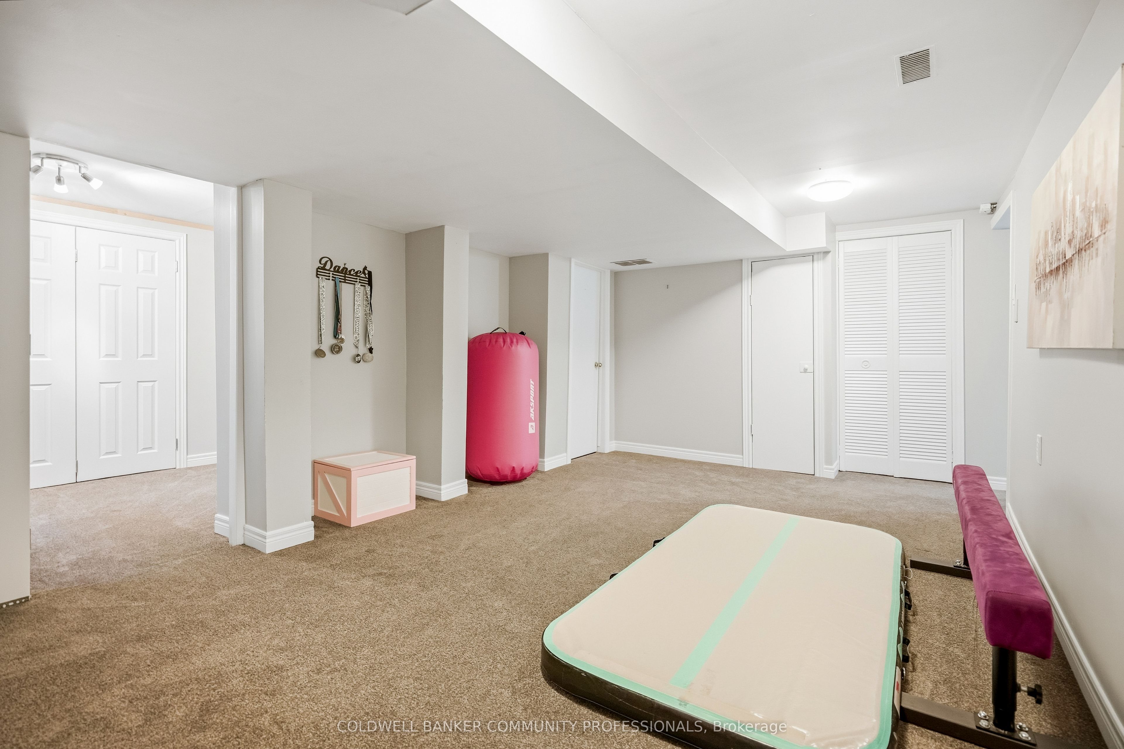42 Sanderson Street Property Photo 29