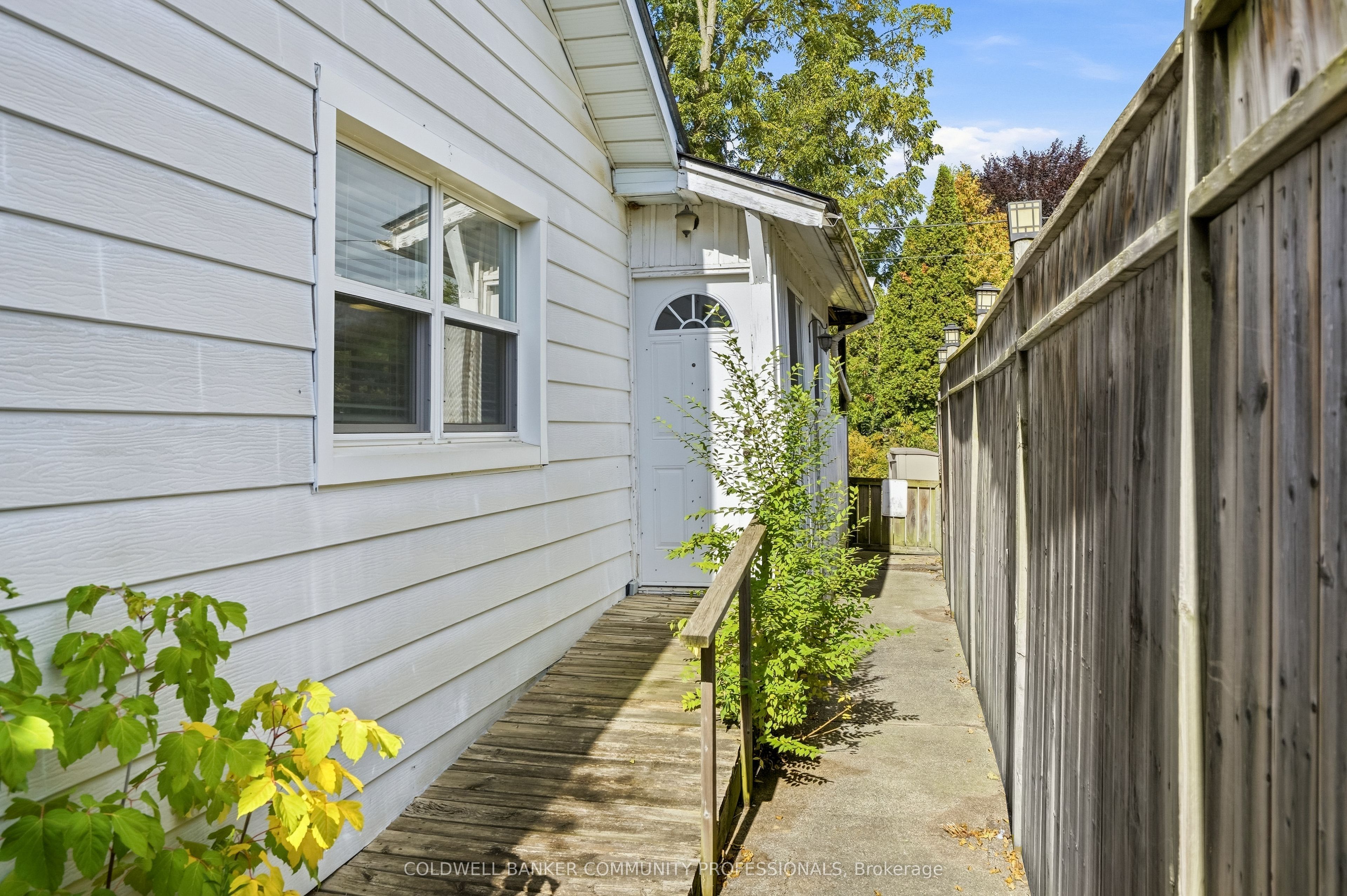 42 Sanderson Street Property Photo 33
