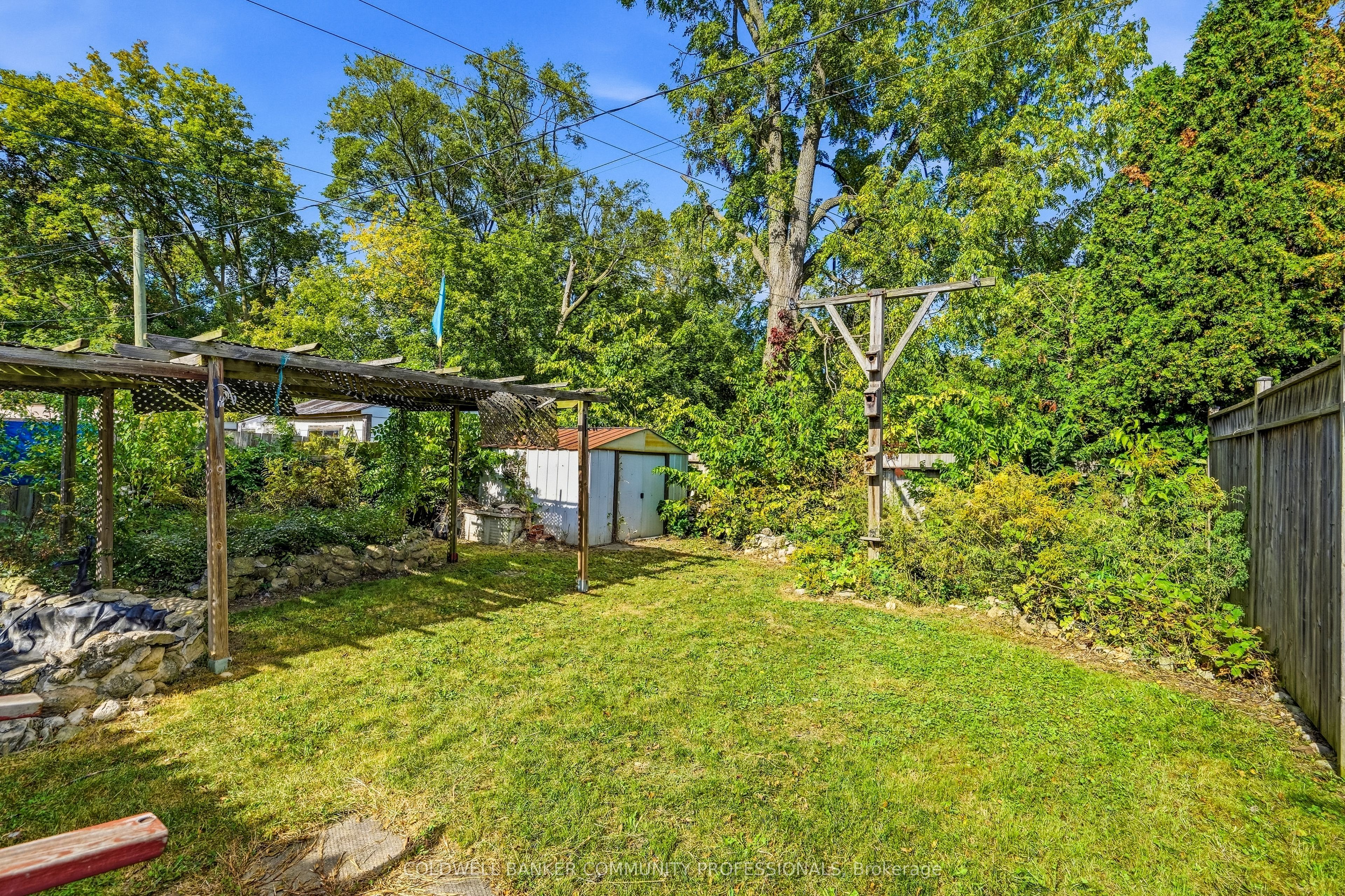 42 Sanderson Street Property Photo 35