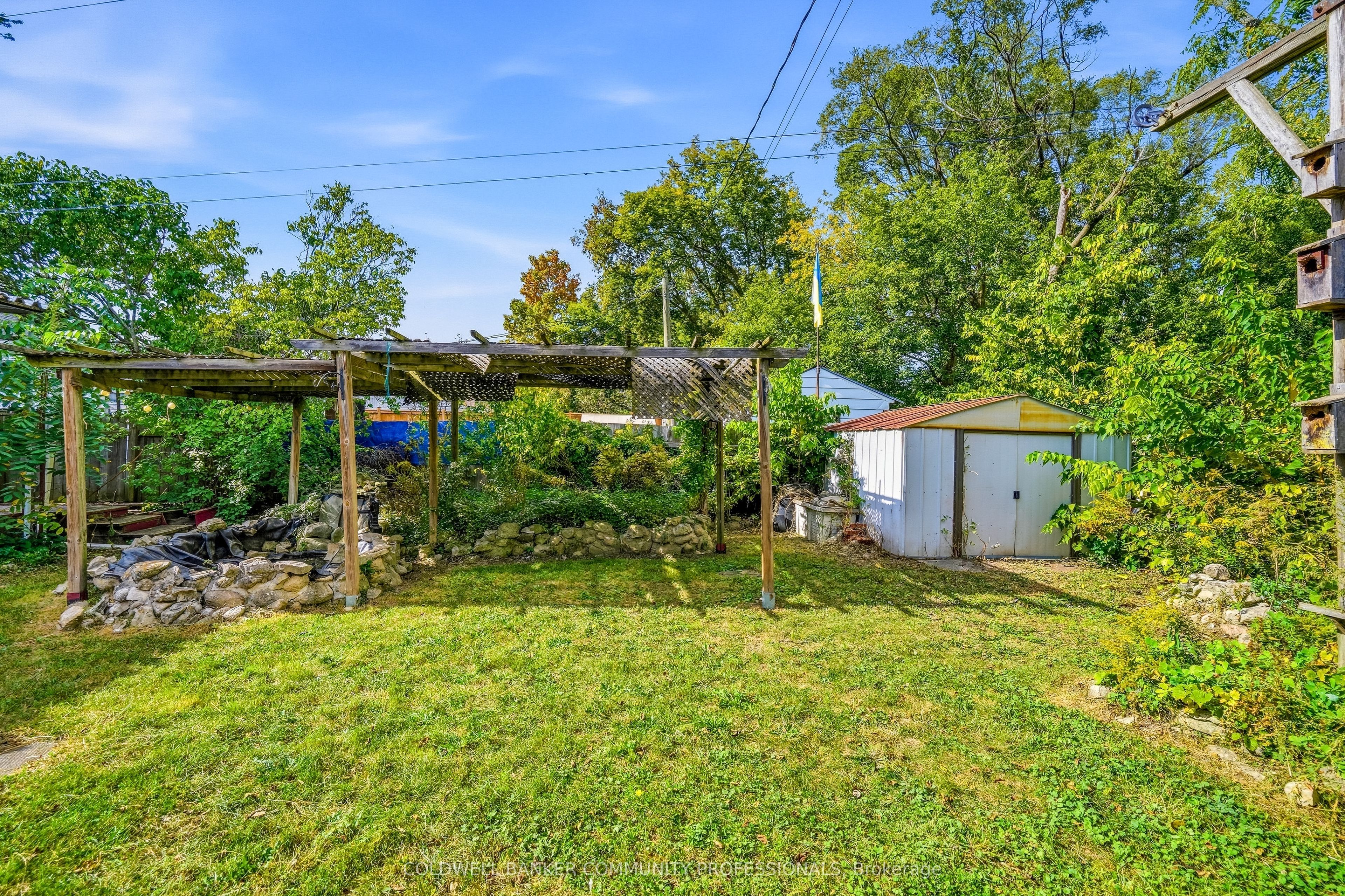 42 Sanderson Street Property Photo 36