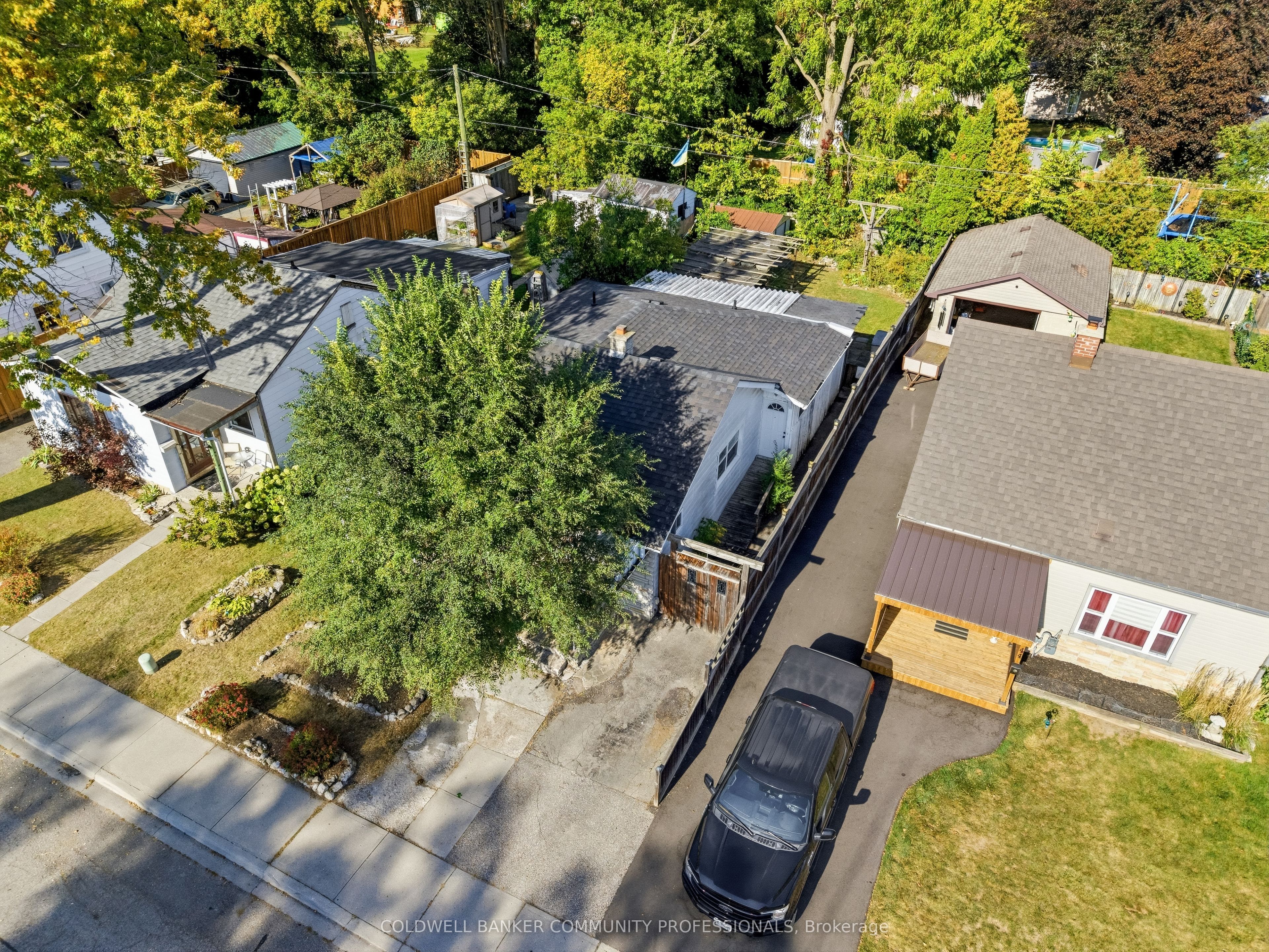 42 Sanderson Street Property Photo 39