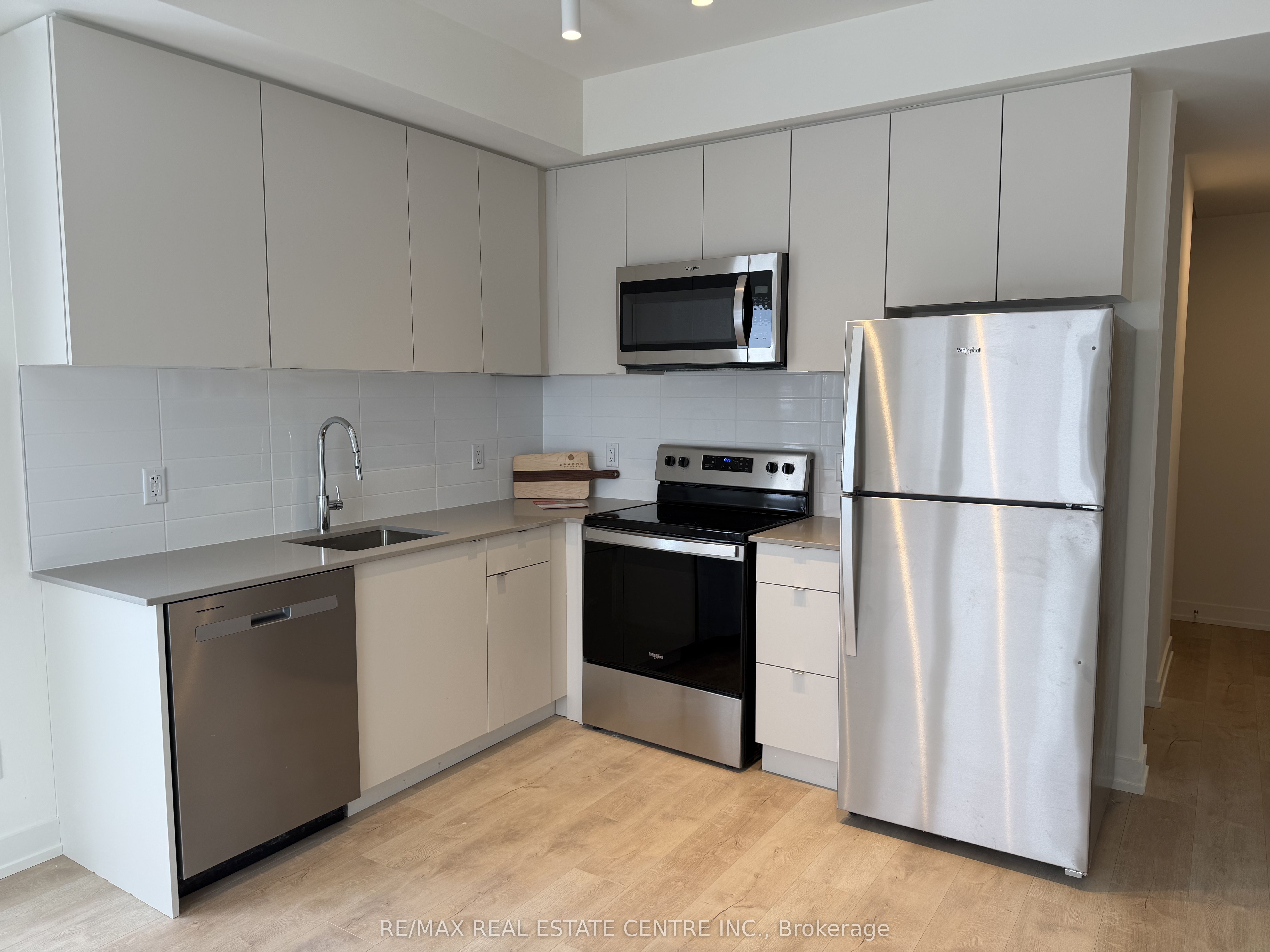 16 Melbourne Avenue Suite 334 (302c) Property Photo 4