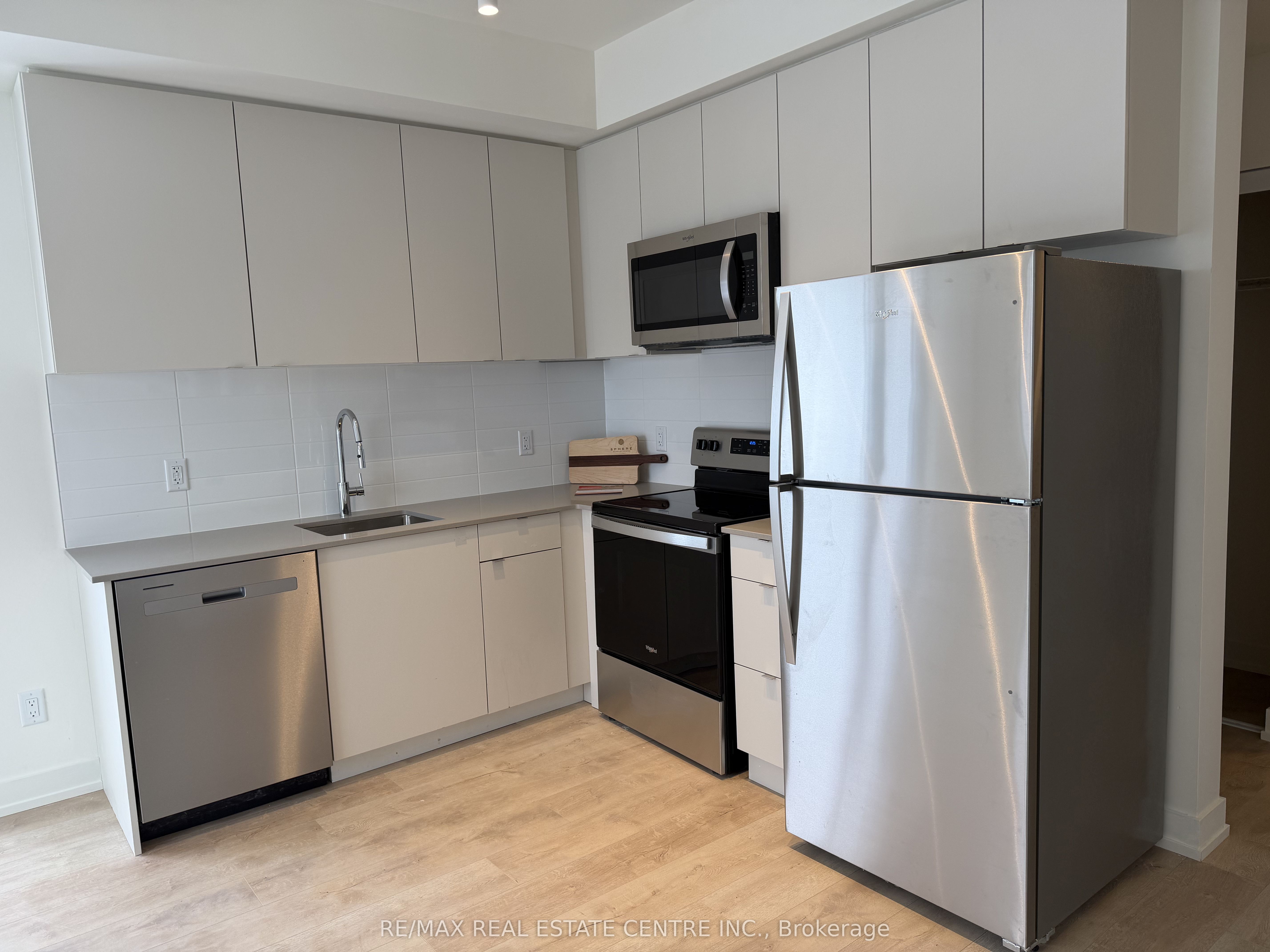 16 Melbourne Avenue Suite 334 (302c) Property Photo 5
