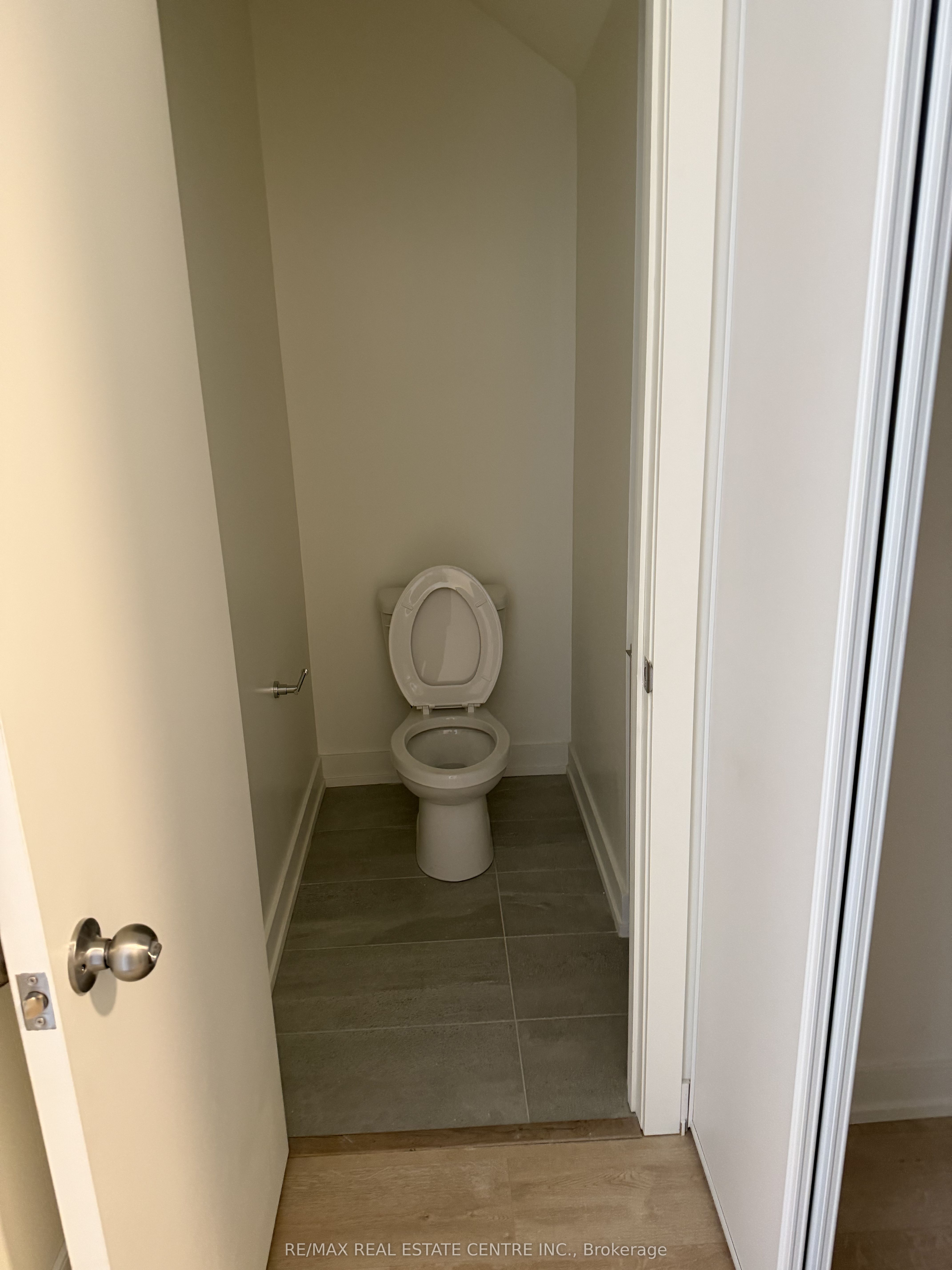 16 Melbourne Avenue Suite 334 (302c) Property Photo 9