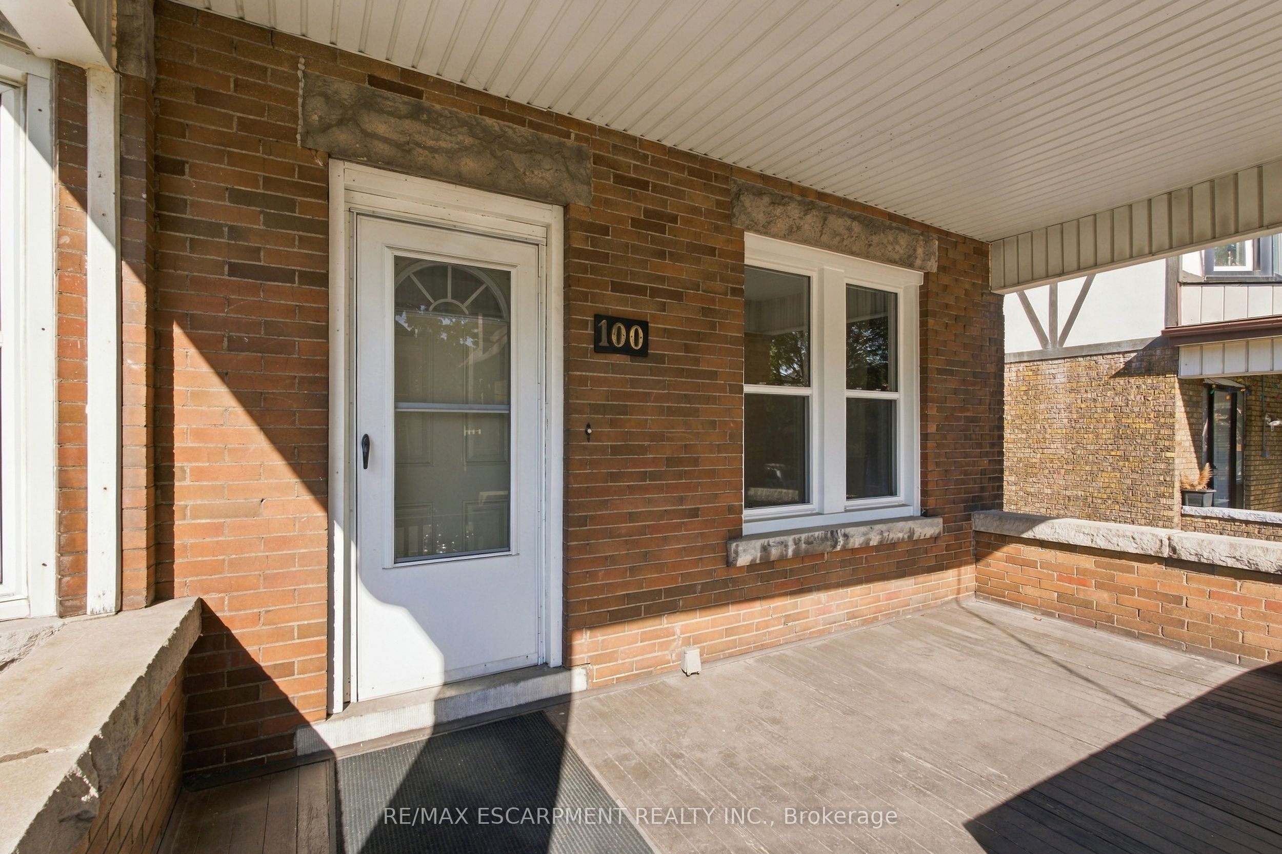 100 Balsam Avenue S Property Photo 4