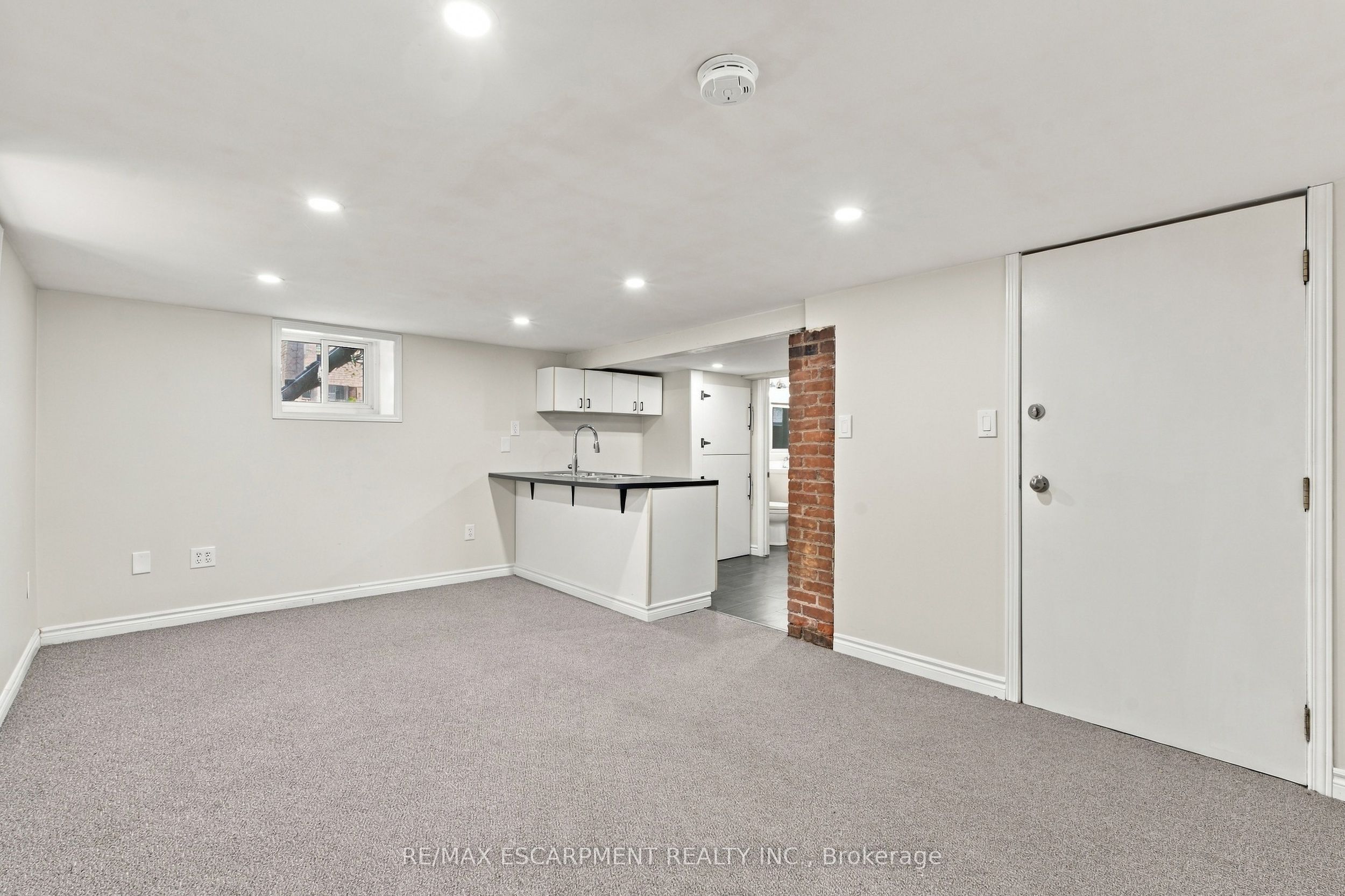 100 Balsam Avenue S Property Photo 6