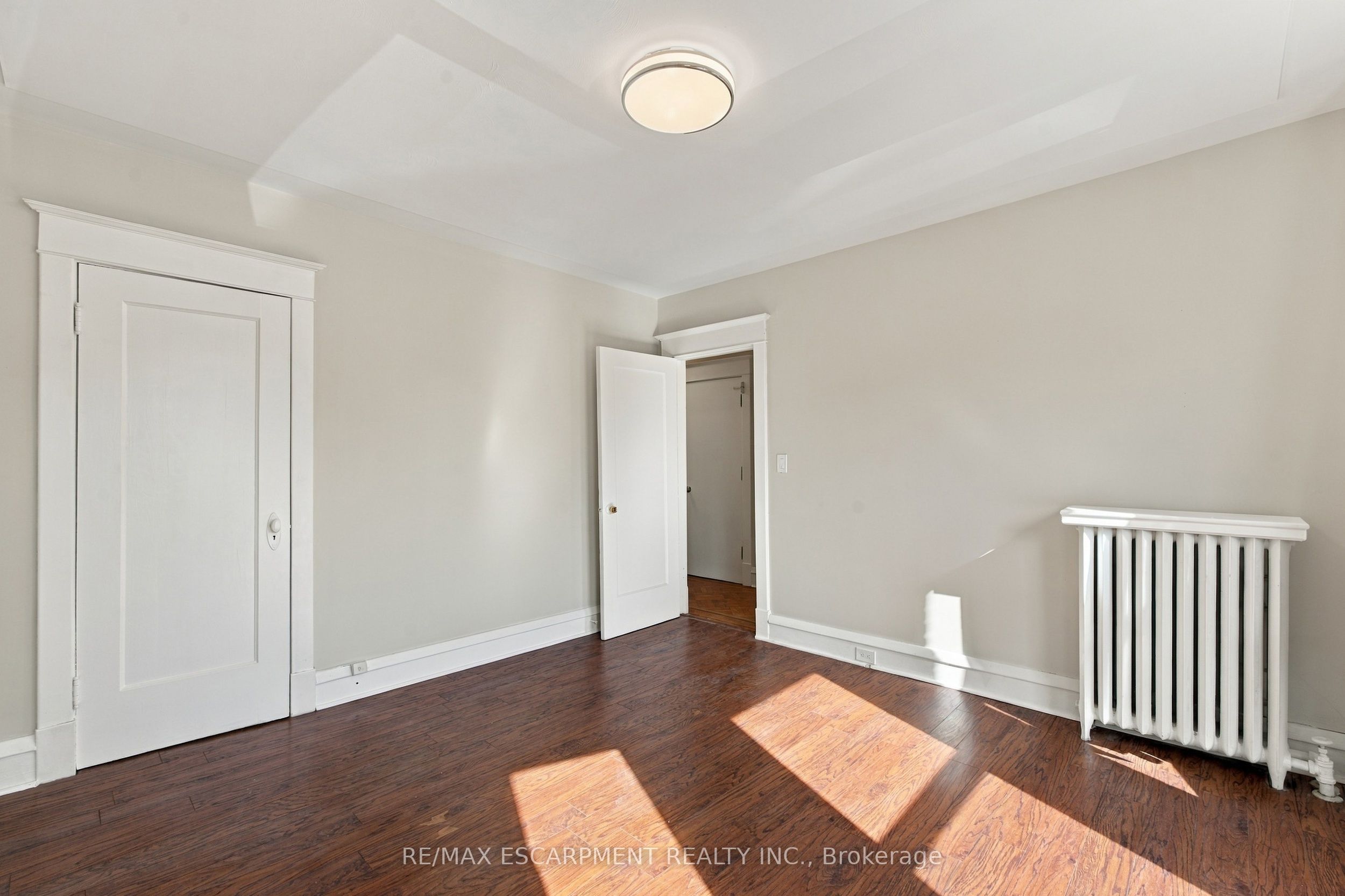 100 Balsam Avenue S Property Photo 31