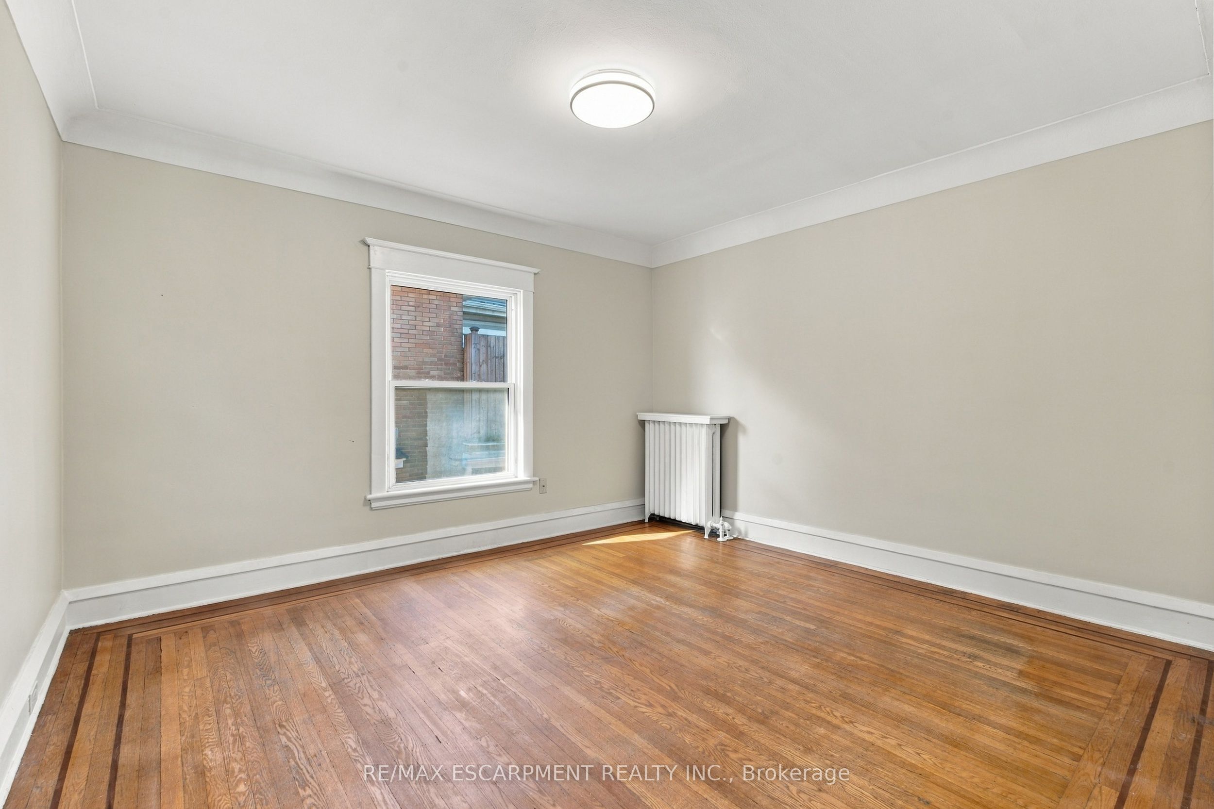 100 Balsam Avenue S Property Photo 32