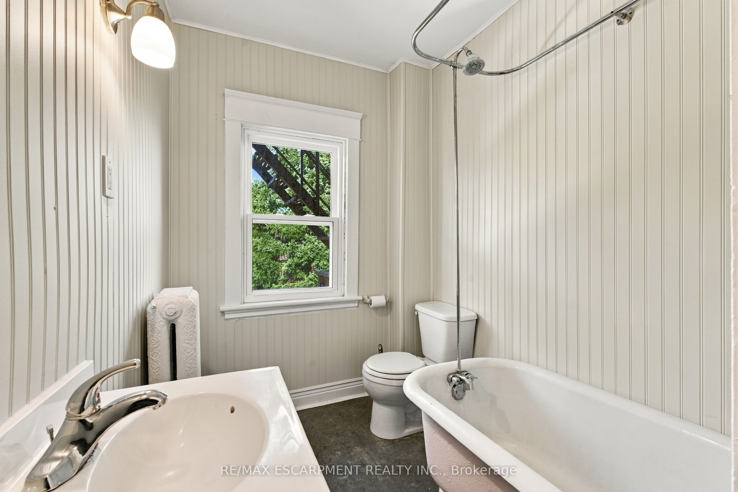 100 Balsam Avenue S Property Photo 34
