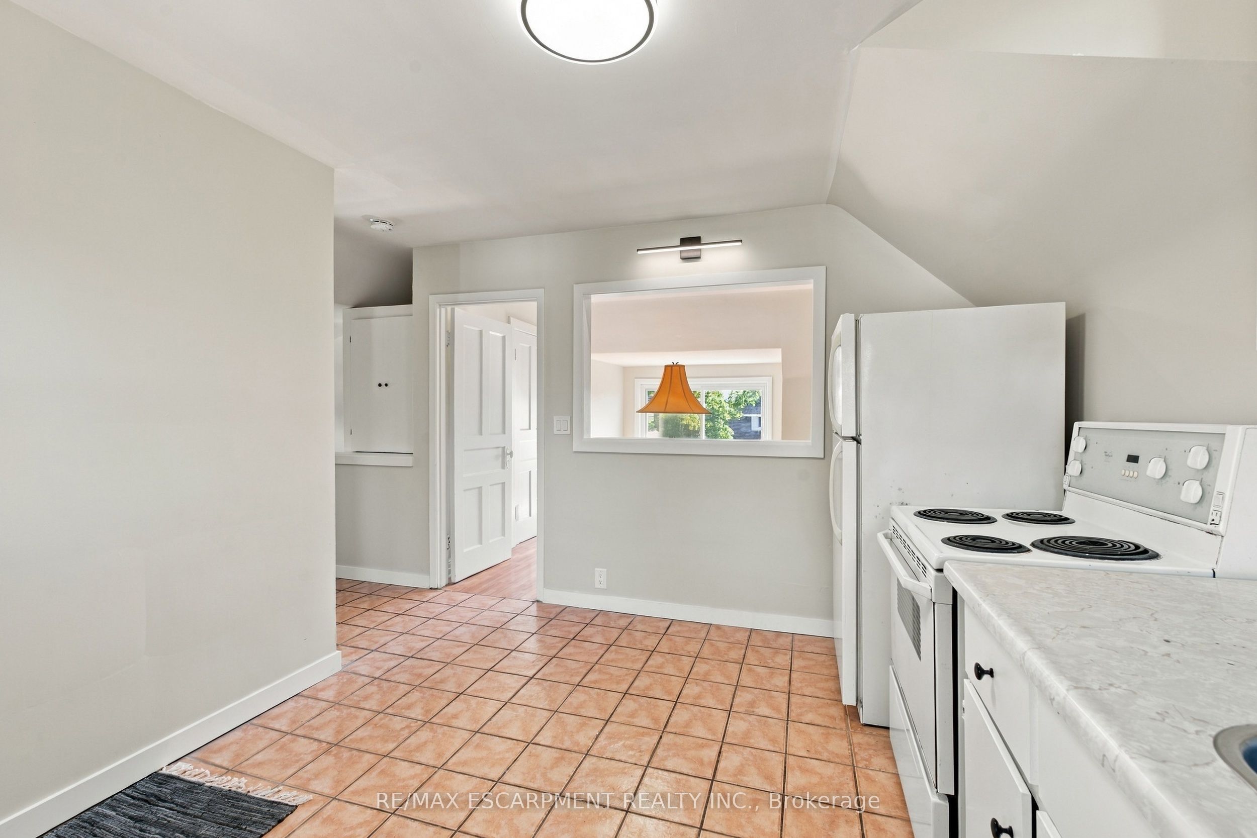 100 Balsam Avenue S Property Photo 37