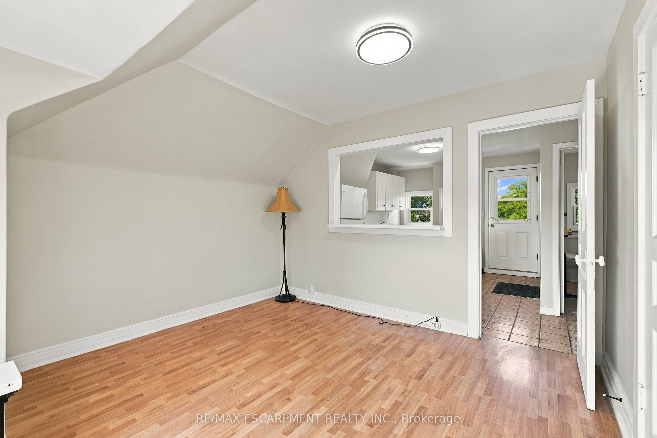 100 Balsam Avenue S Property Photo 41