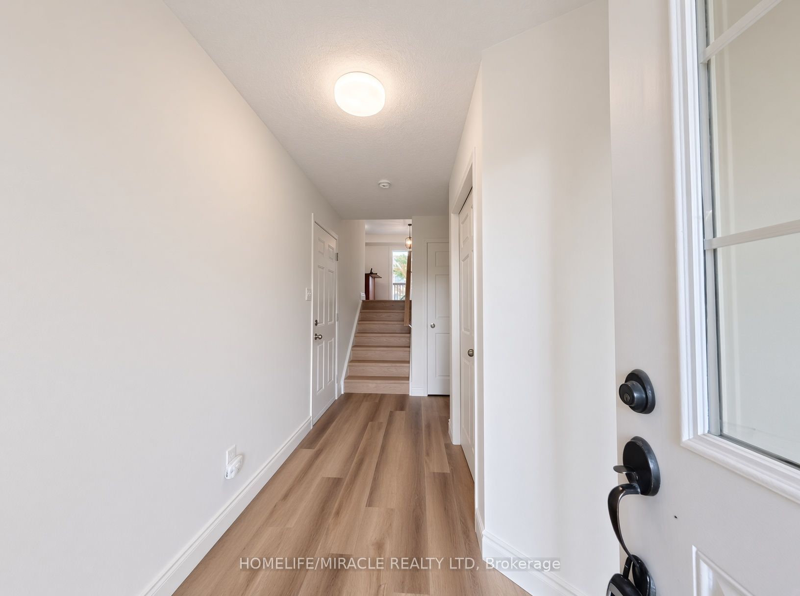 250 Parkvale Drive Property Photo 2