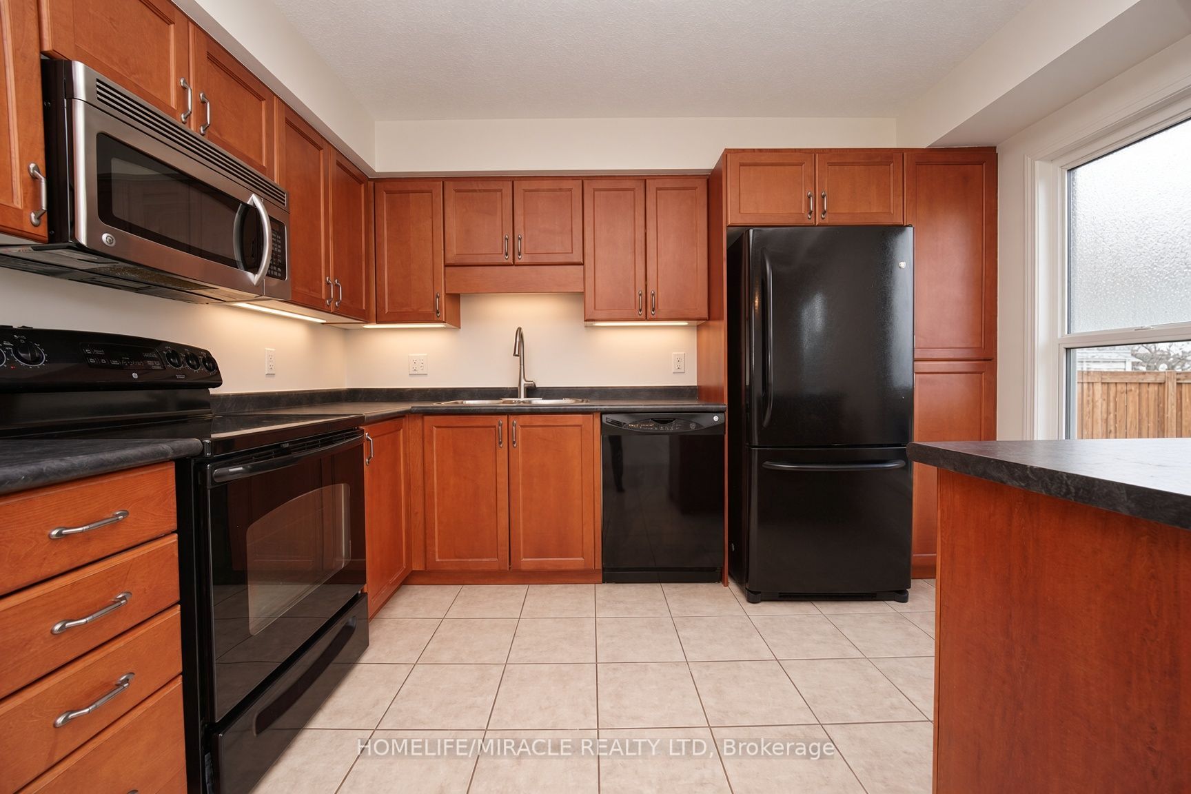 250 Parkvale Drive Property Photo 6