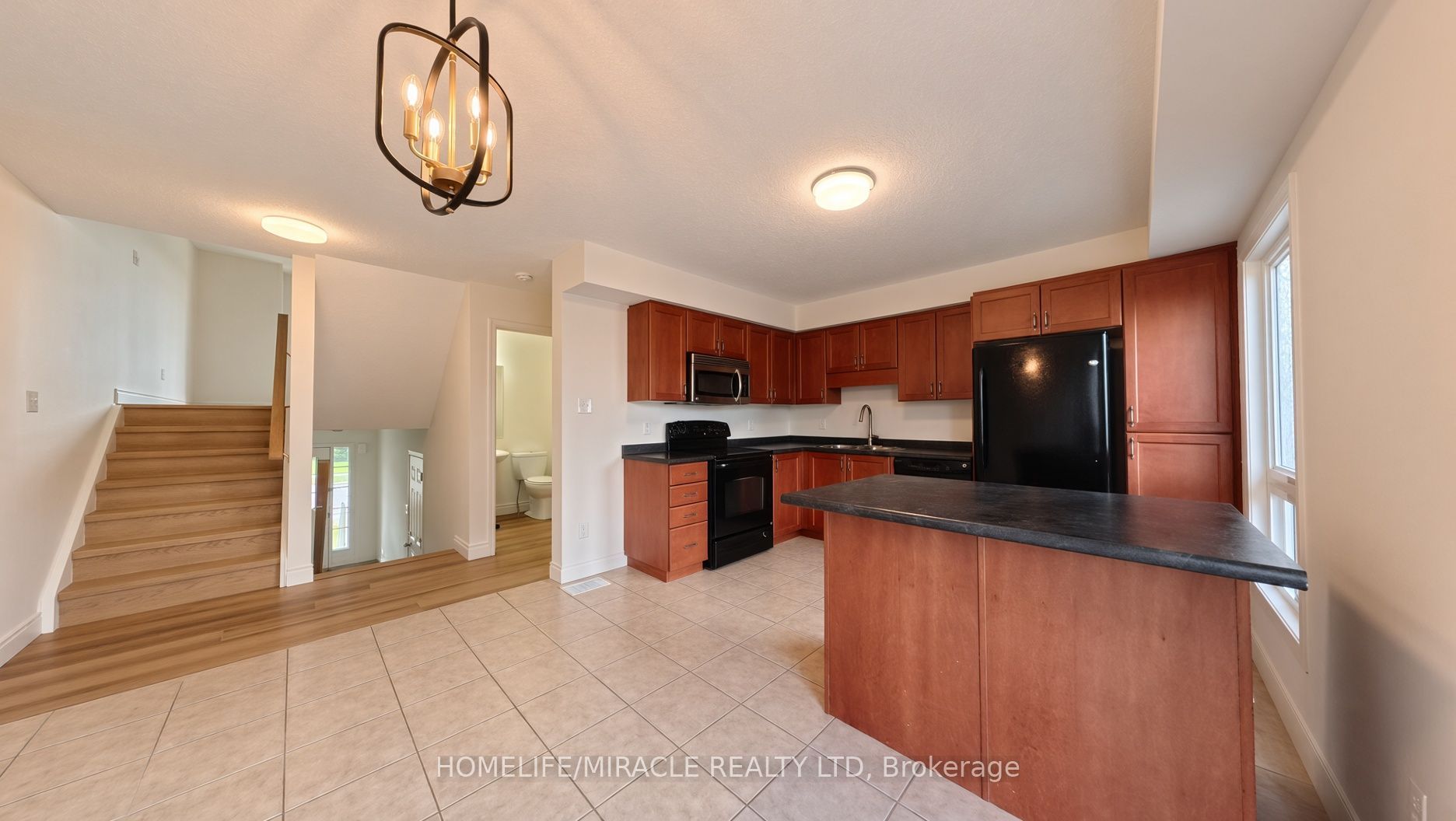 250 Parkvale Drive Property Photo 12