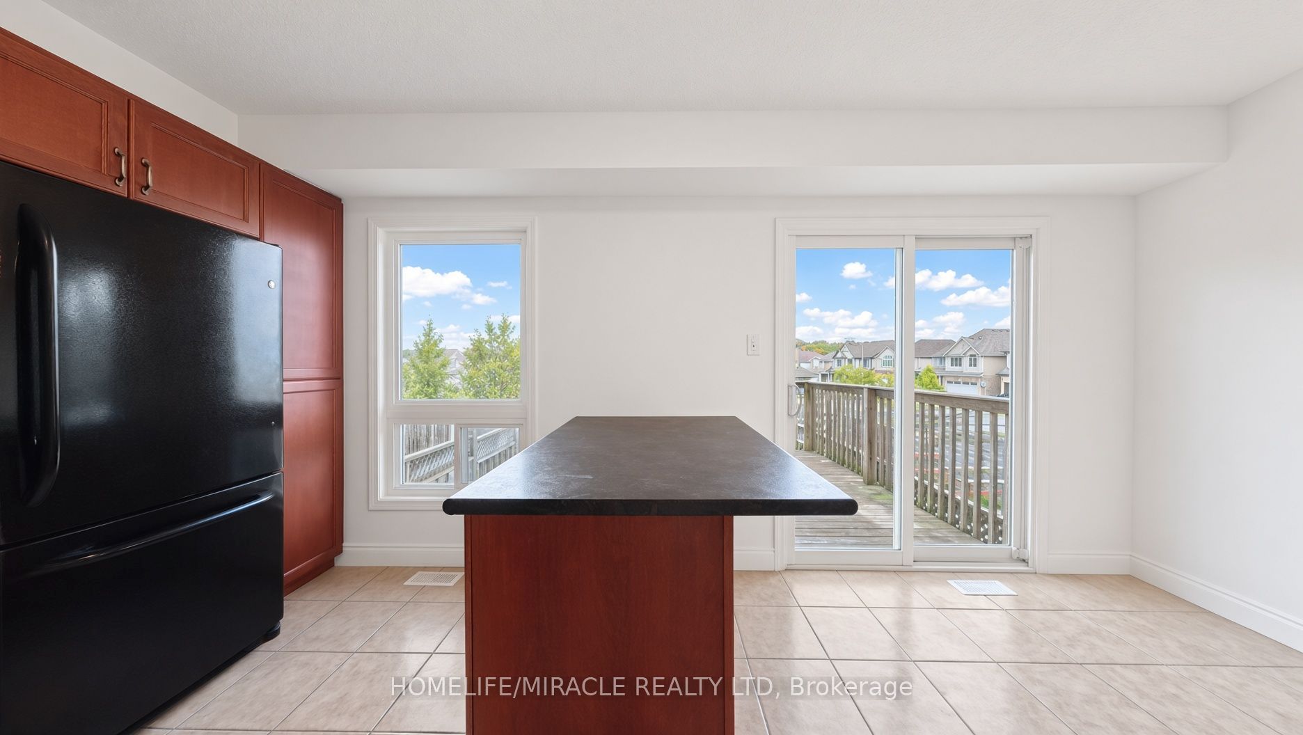 250 Parkvale Drive Property Photo 14