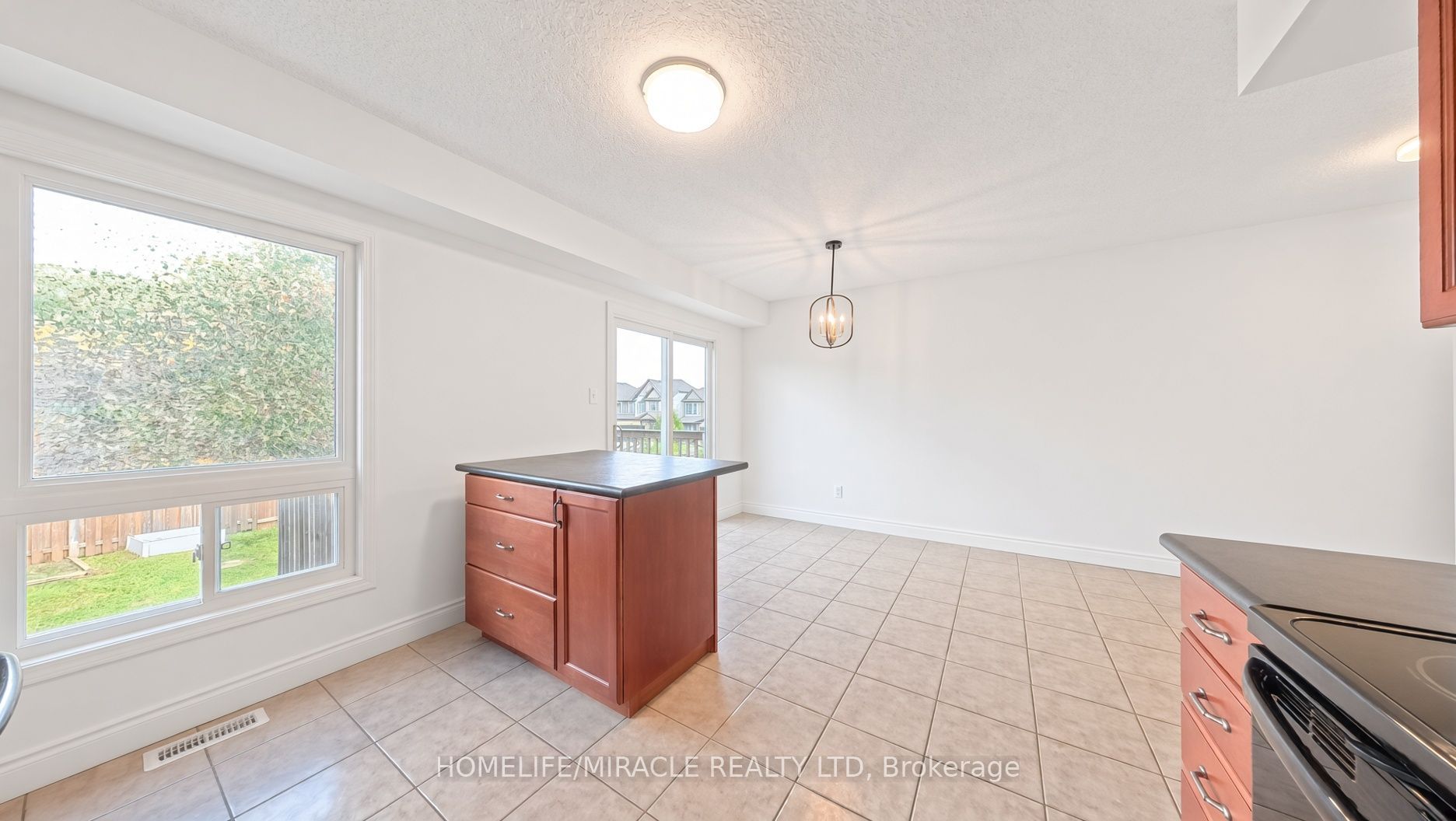 250 Parkvale Drive Property Photo 17