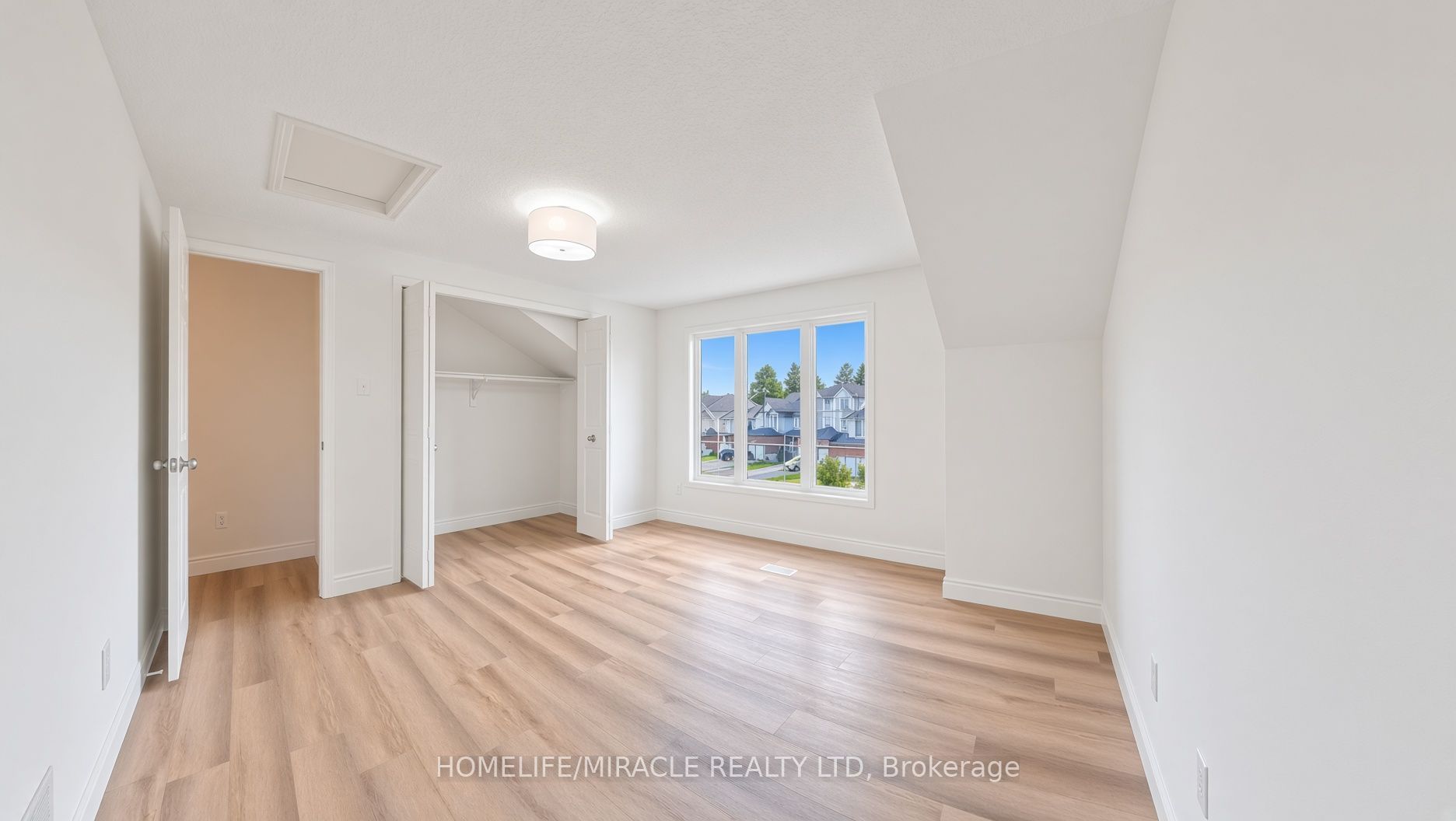 250 Parkvale Drive Property Photo 36