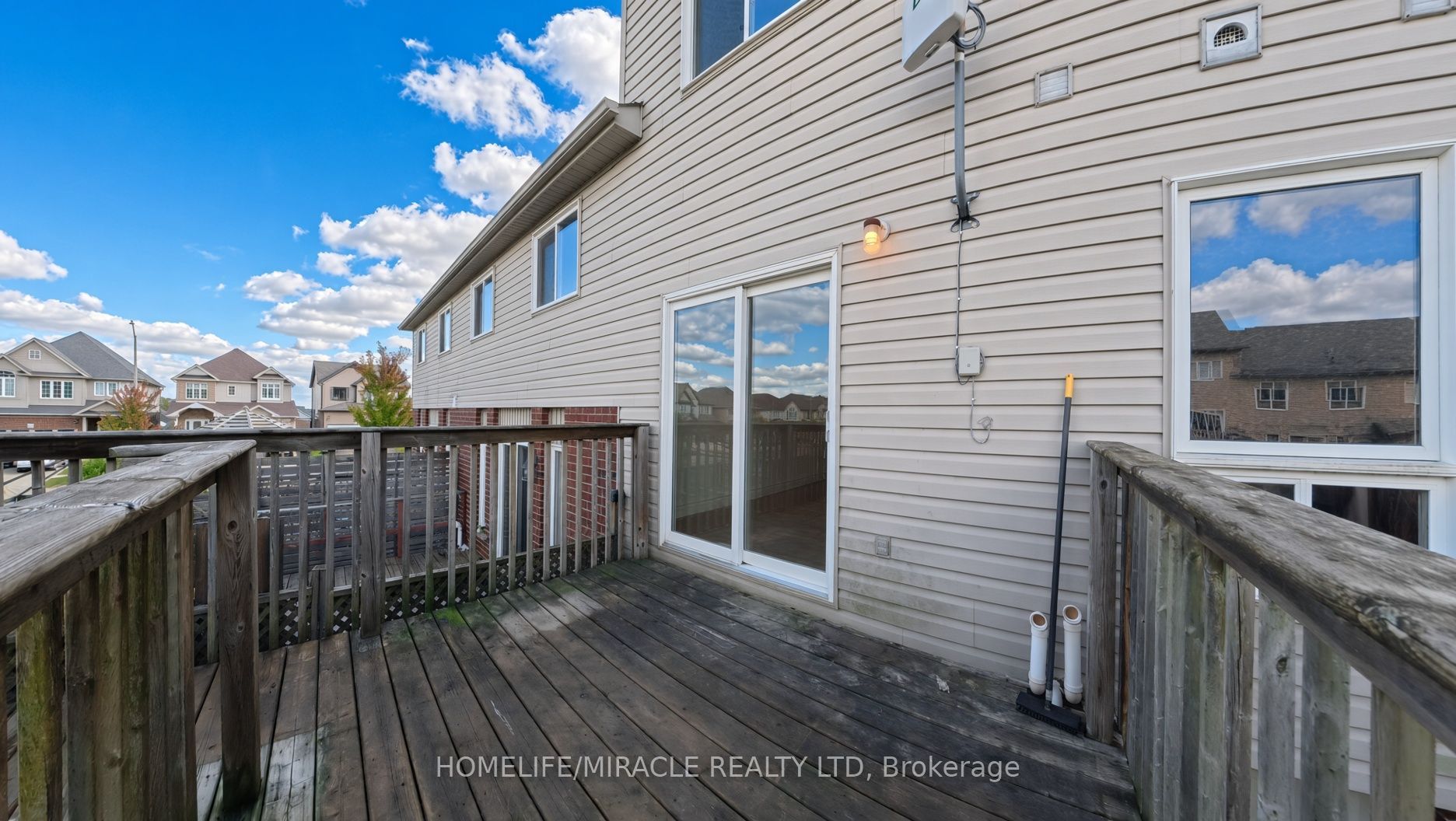 250 Parkvale Drive Property Photo 43