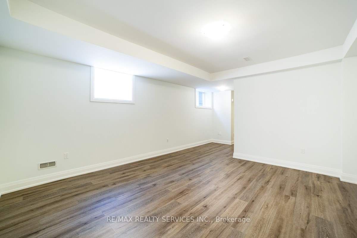 76 Burton Street Property Photo 33