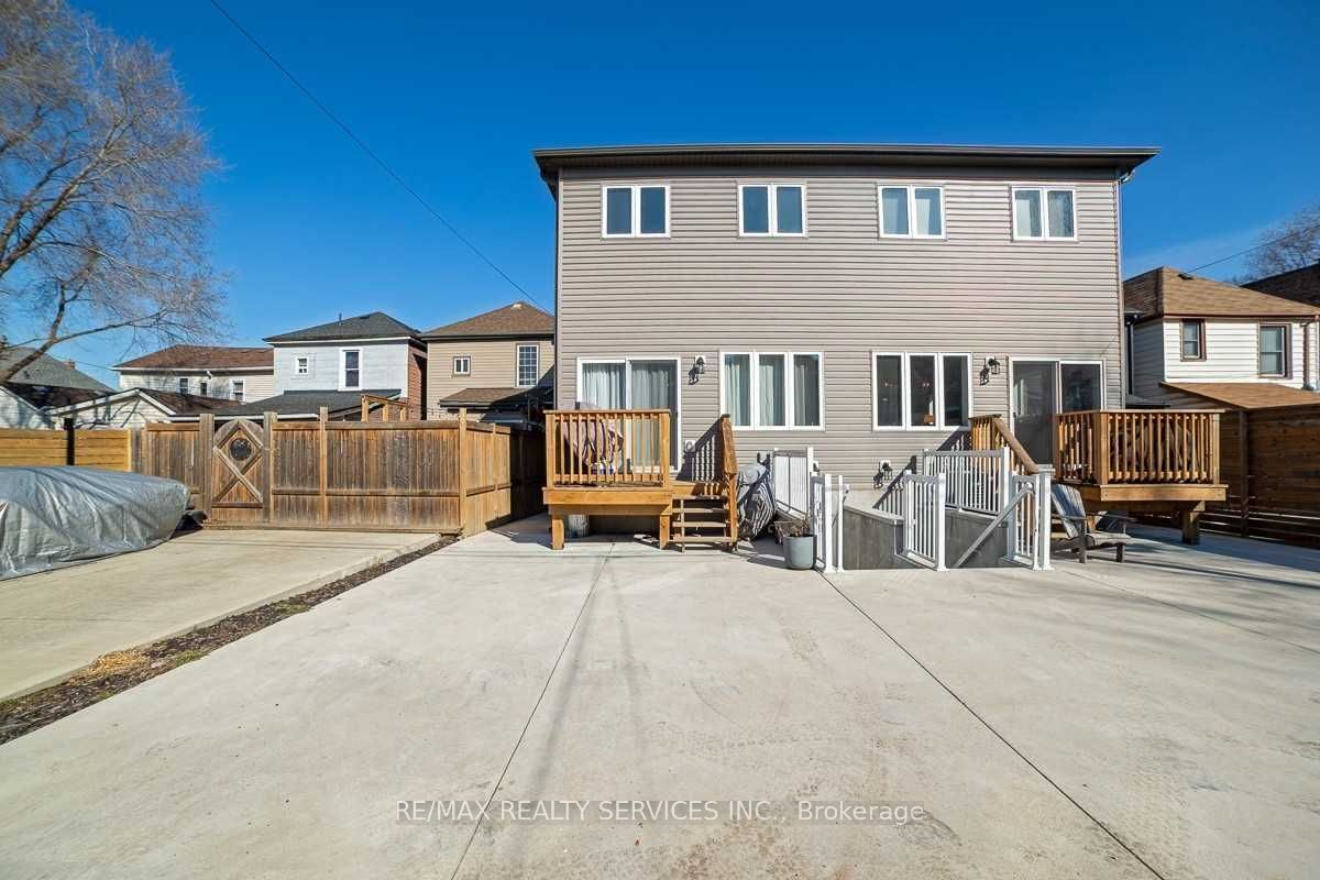 76 Burton Street Property Photo 39