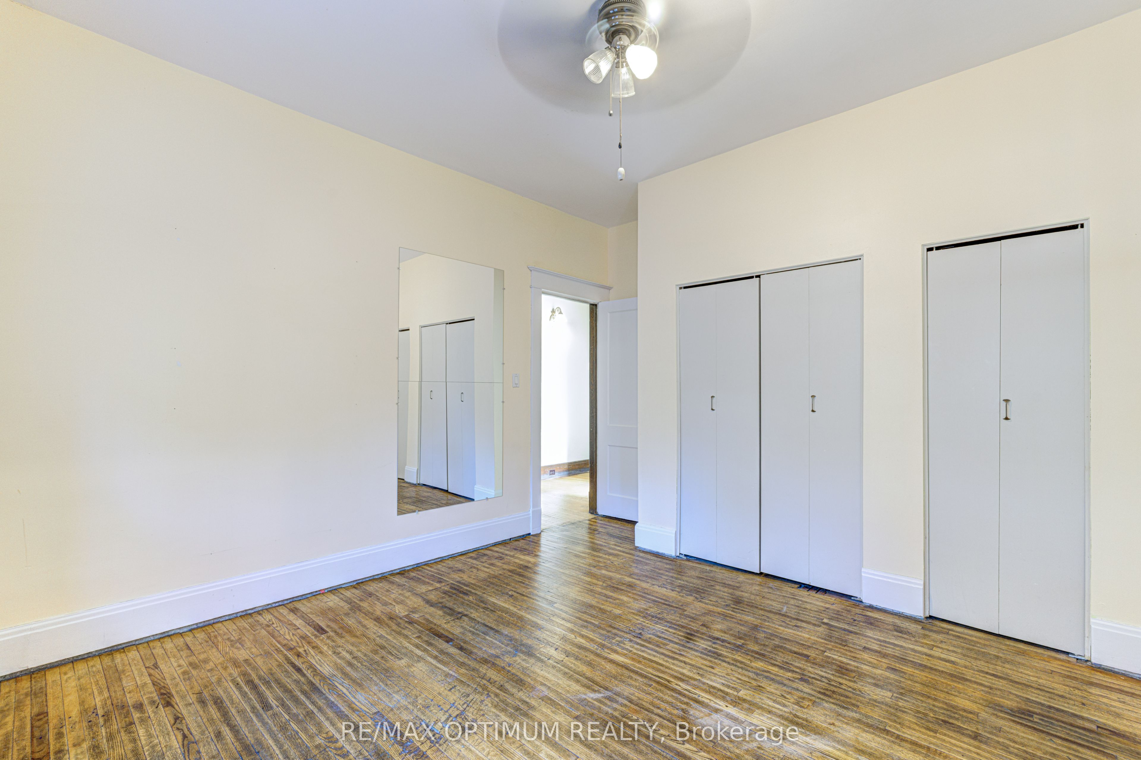 916 Queenston Road Property Photo 16