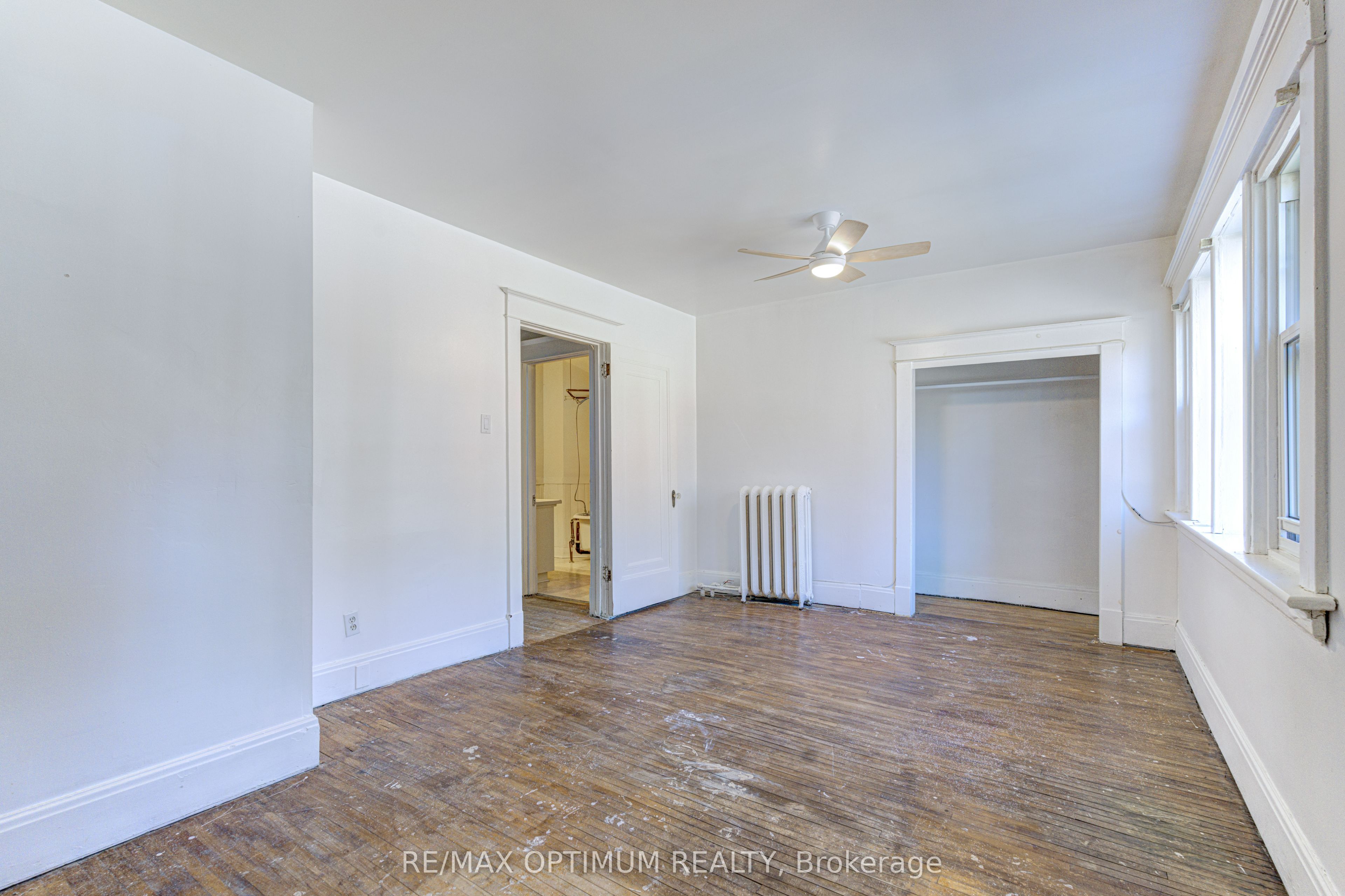 916 Queenston Road Property Photo 28