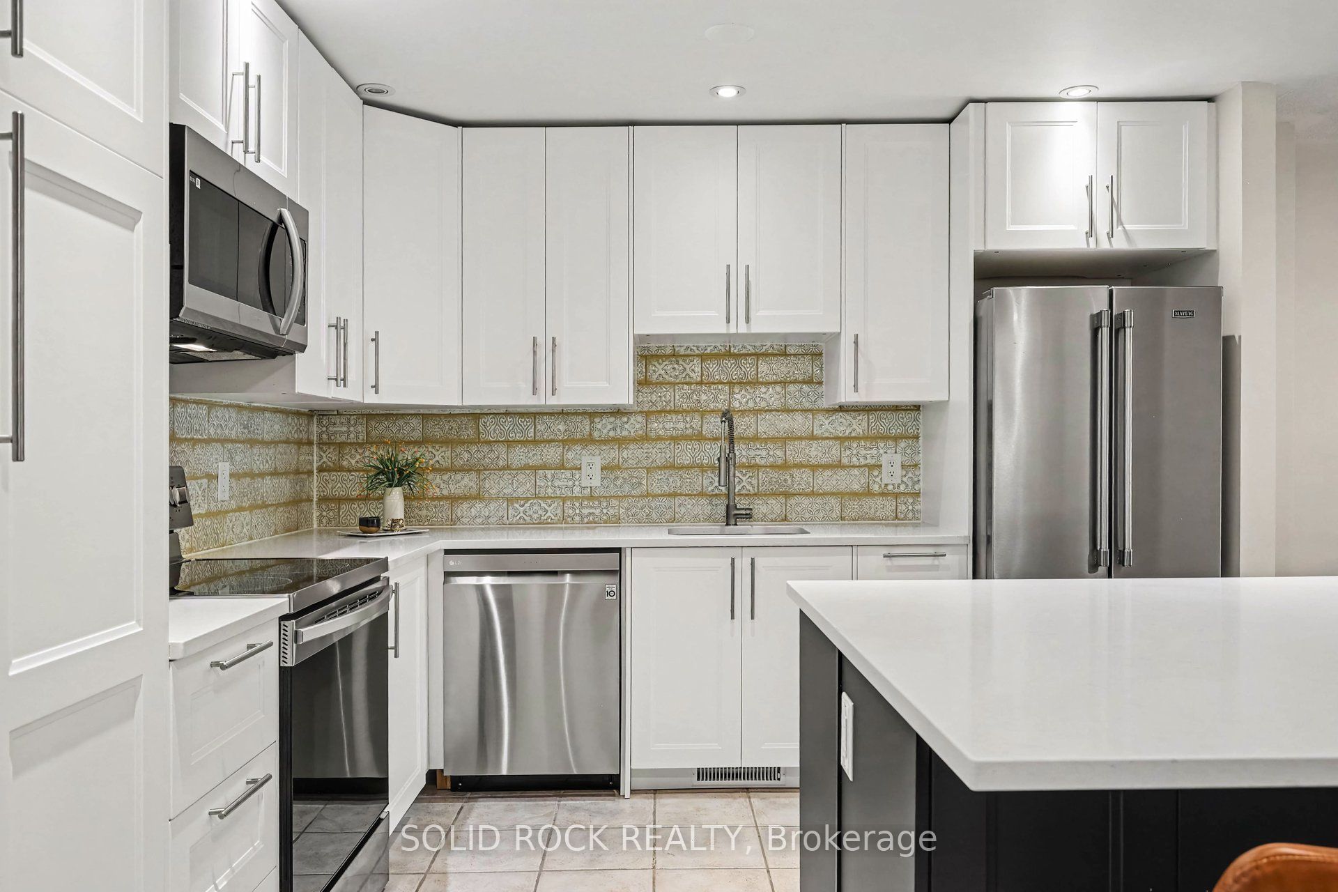 208 Jamieson Street Property Photo 6