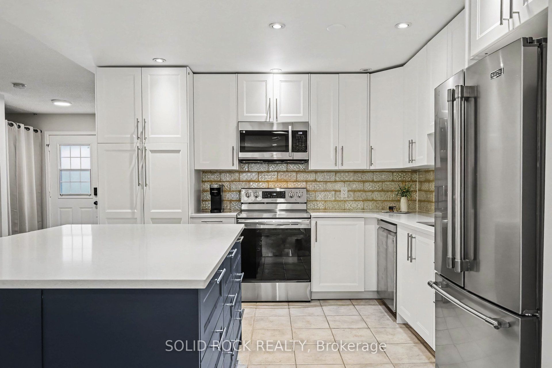 208 Jamieson Street Property Photo 8