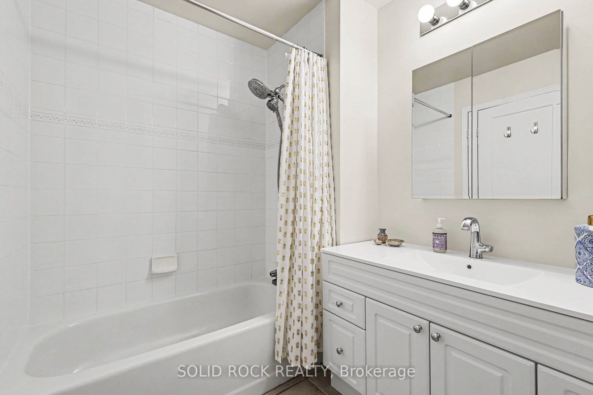 208 Jamieson Street Property Photo 19