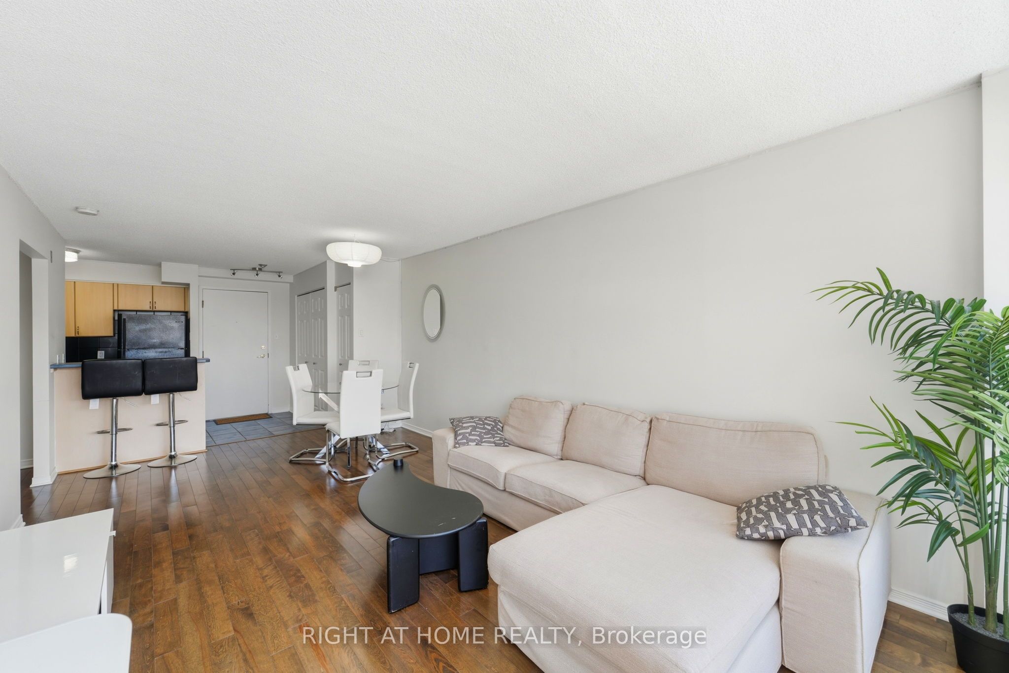225 Alvin Road N 309 Property Photo 11