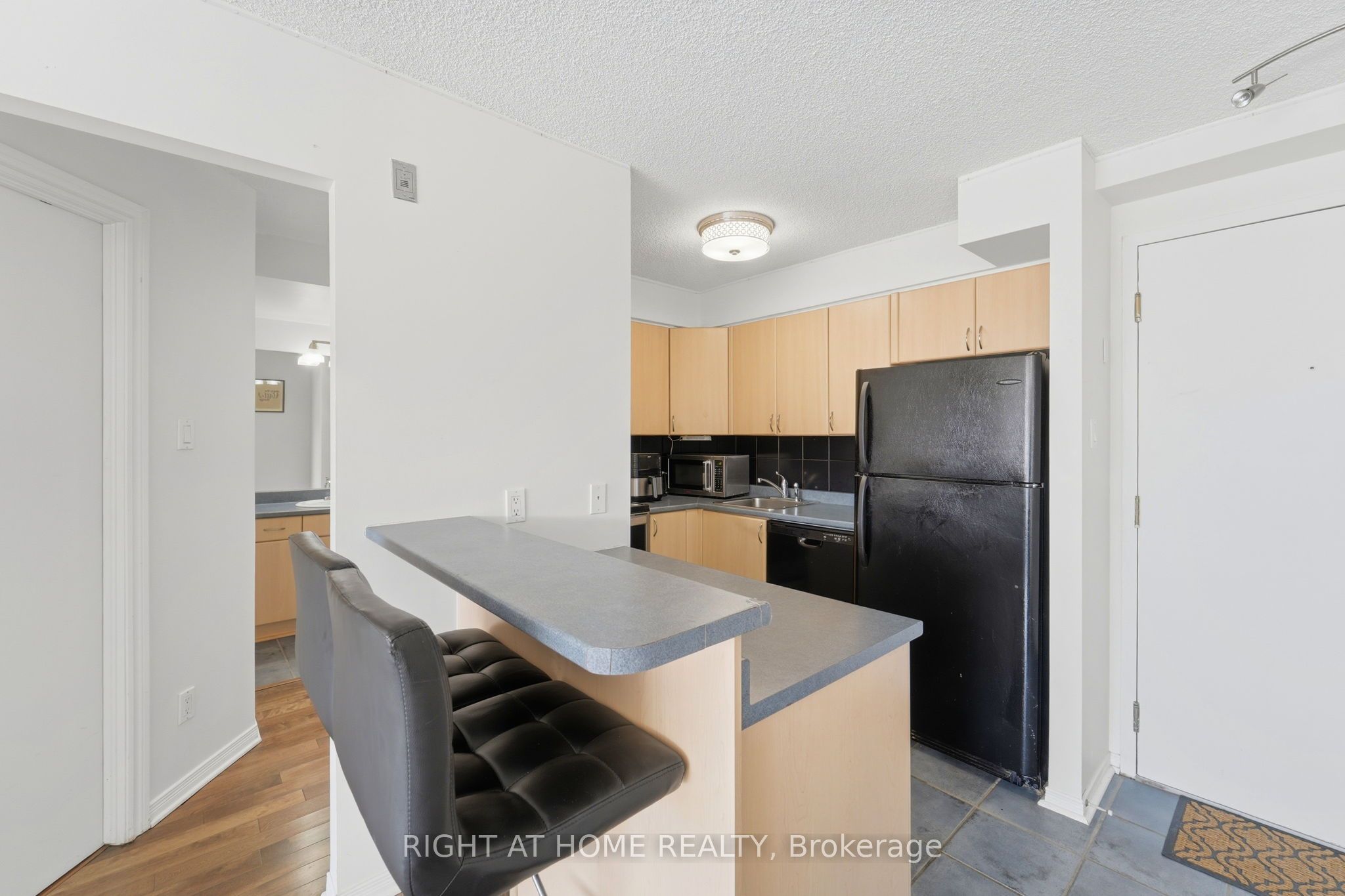 225 Alvin Road N 309 Property Photo 14