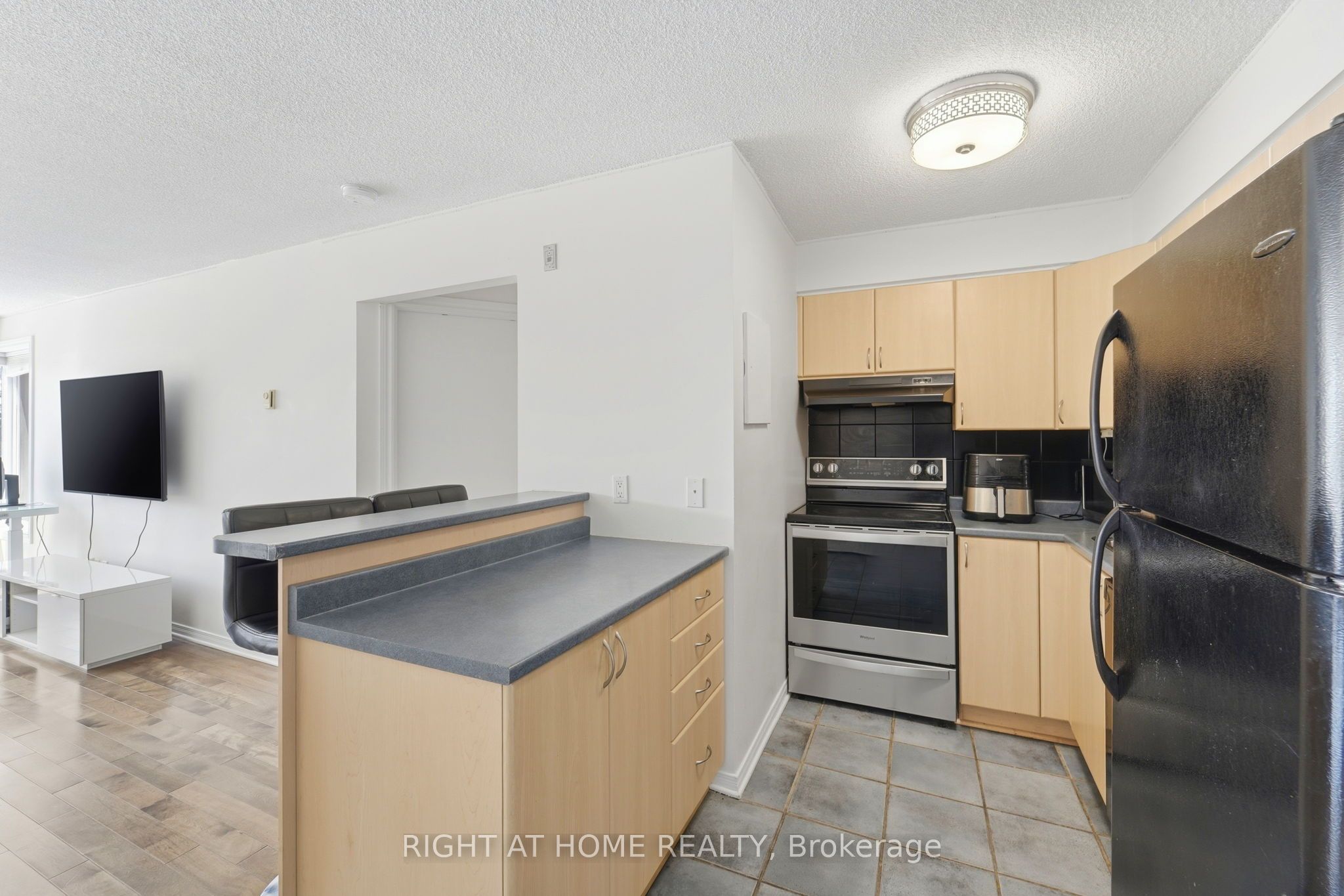 225 Alvin Road N 309 Property Photo 16
