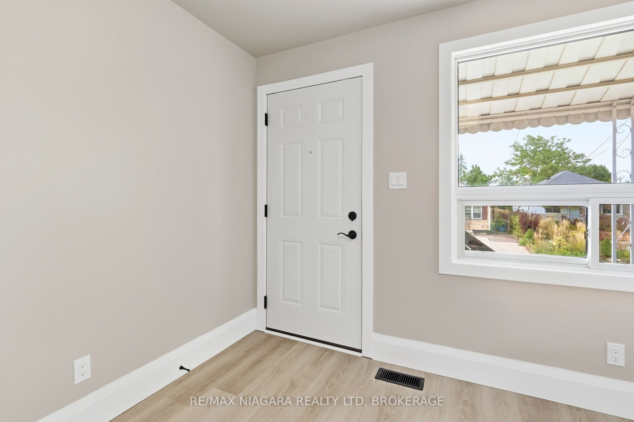 422 Brunswick Street Property Photo 6