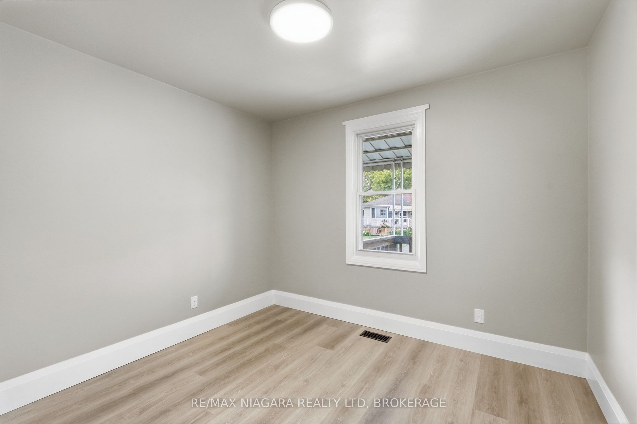 422 Brunswick Street Property Photo 9