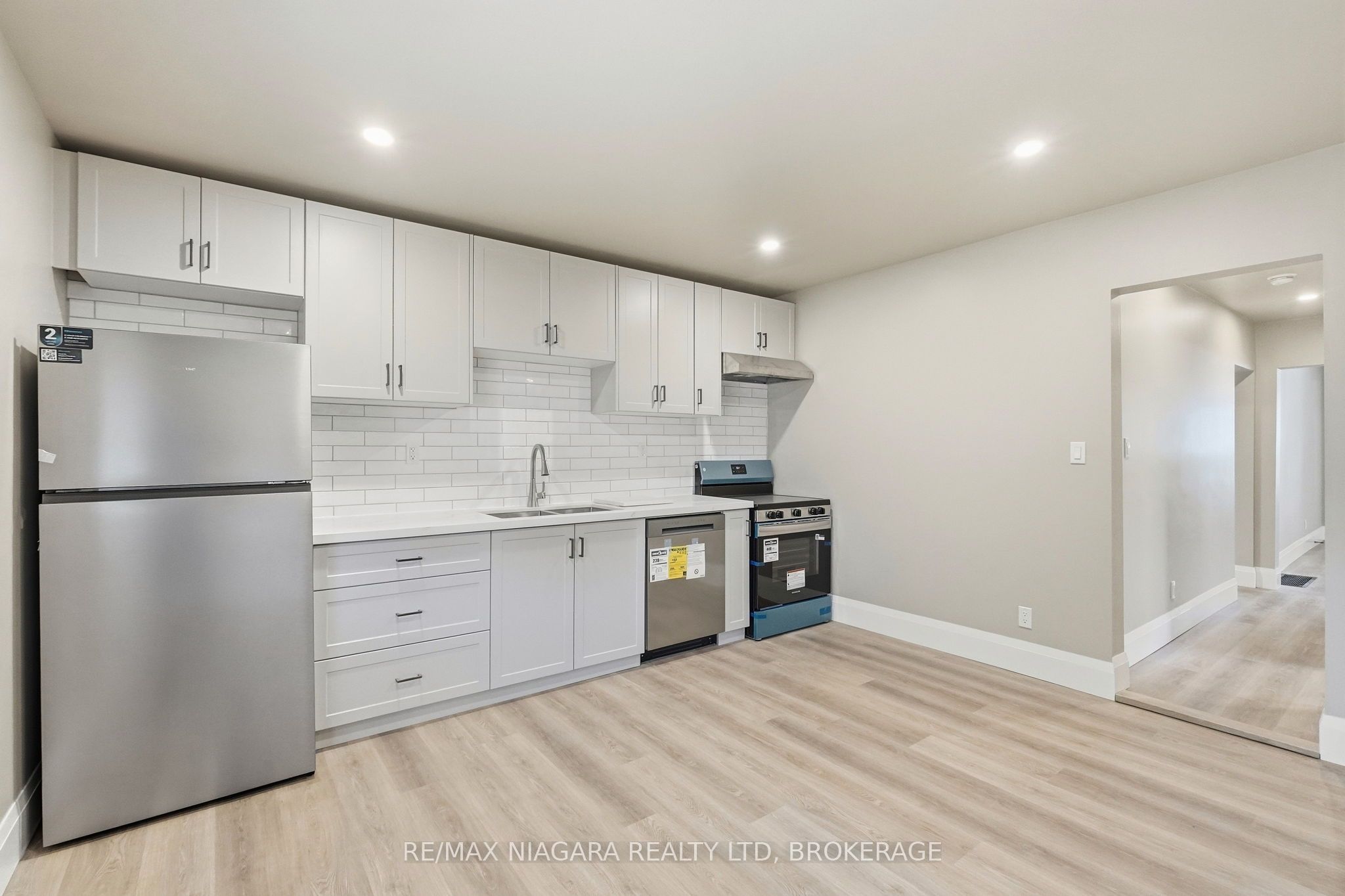 422 Brunswick Street Property Photo 18
