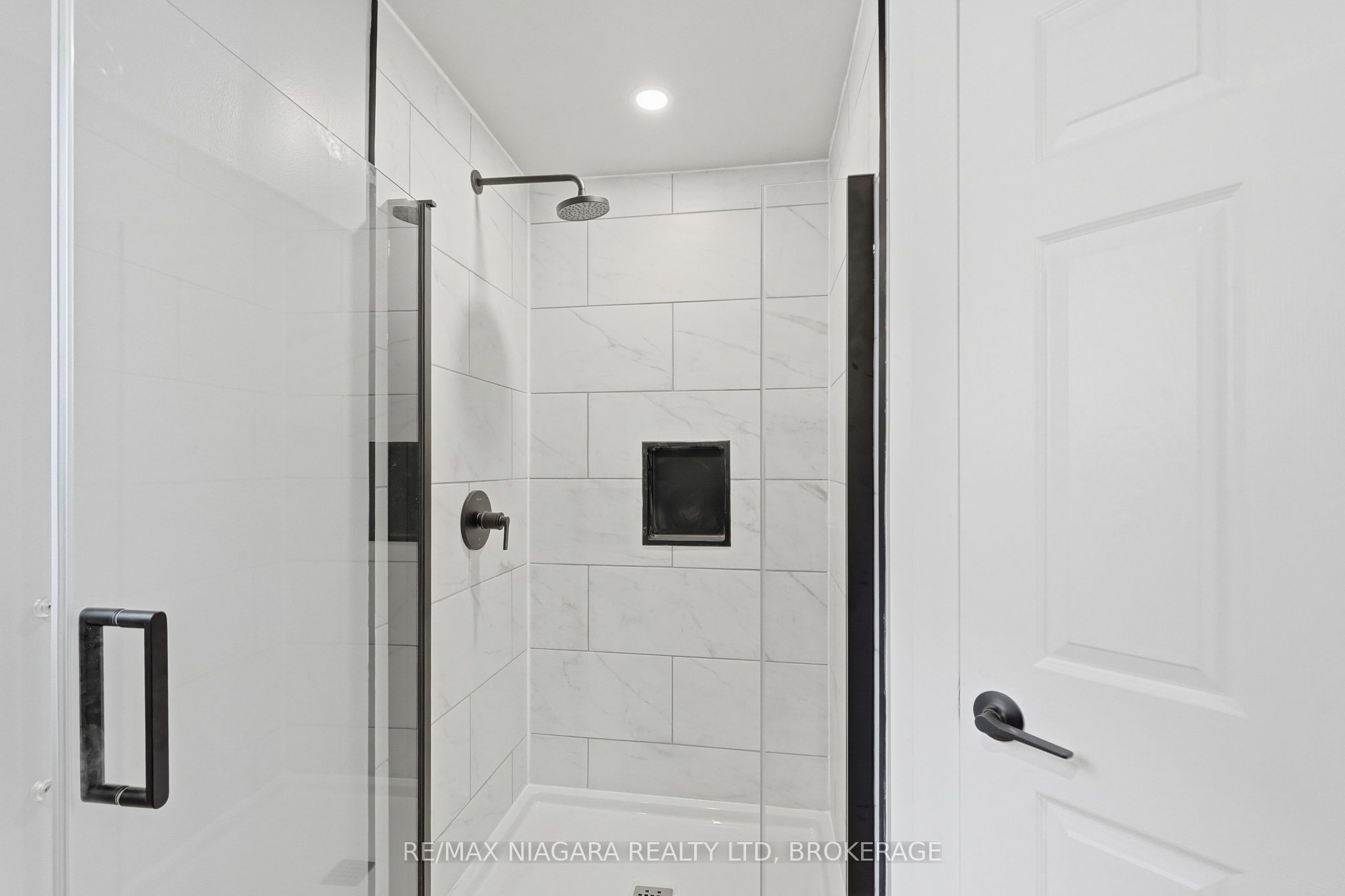 422 Brunswick Street Property Photo 29
