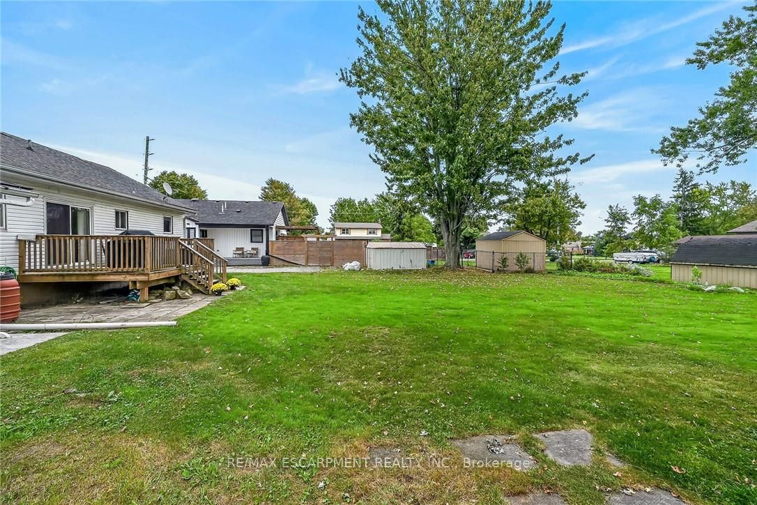 28 Nelles Street E Property Photo 45