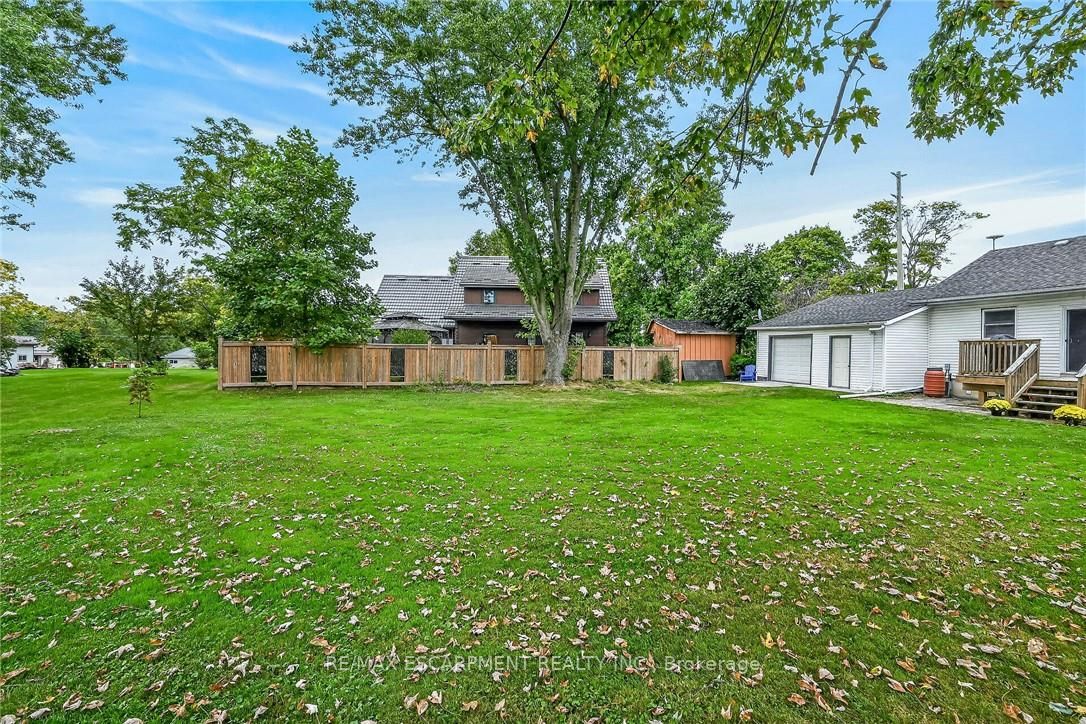 28 Nelles Street E Property Photo 48