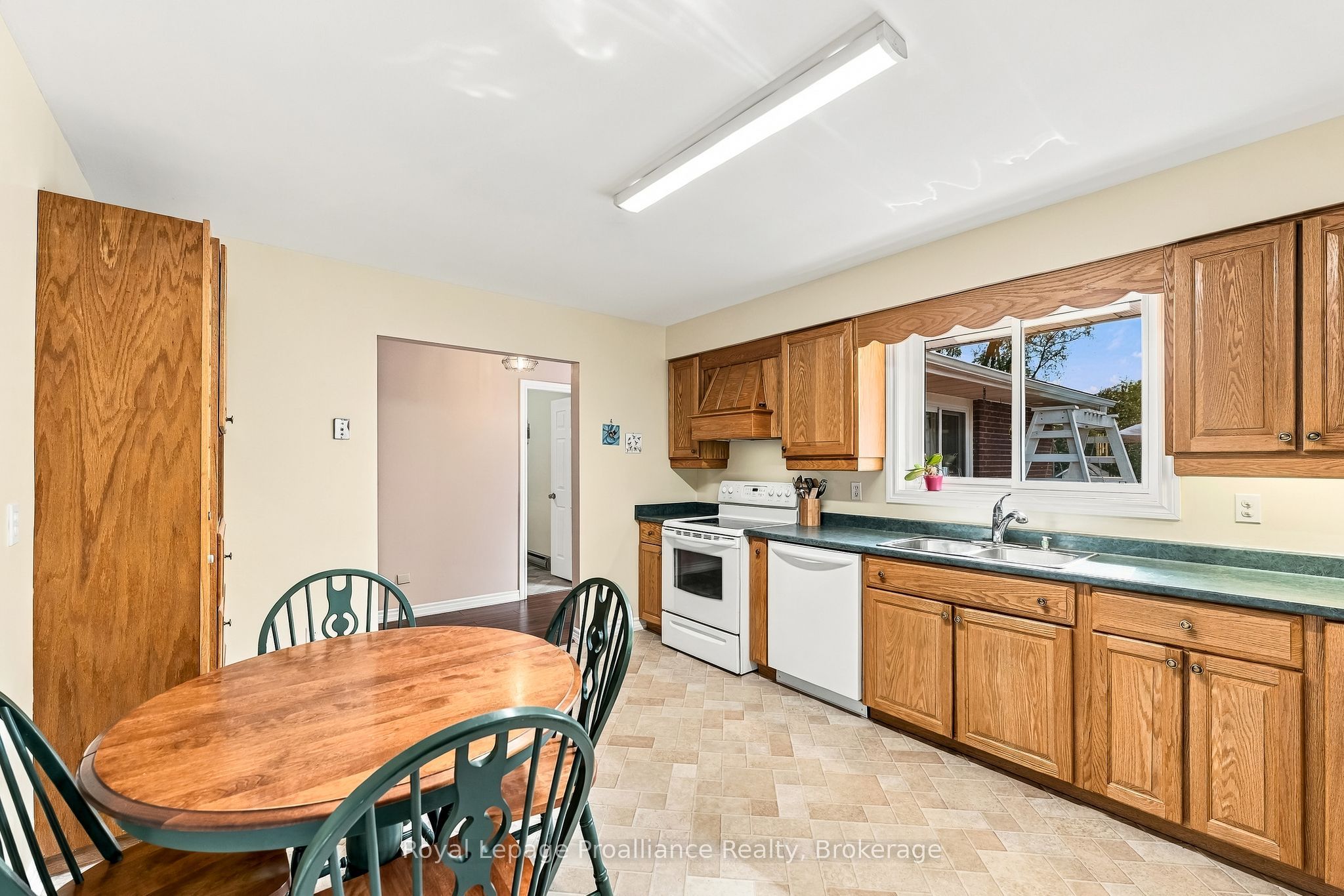 167 Dundas Street Property Photo 12